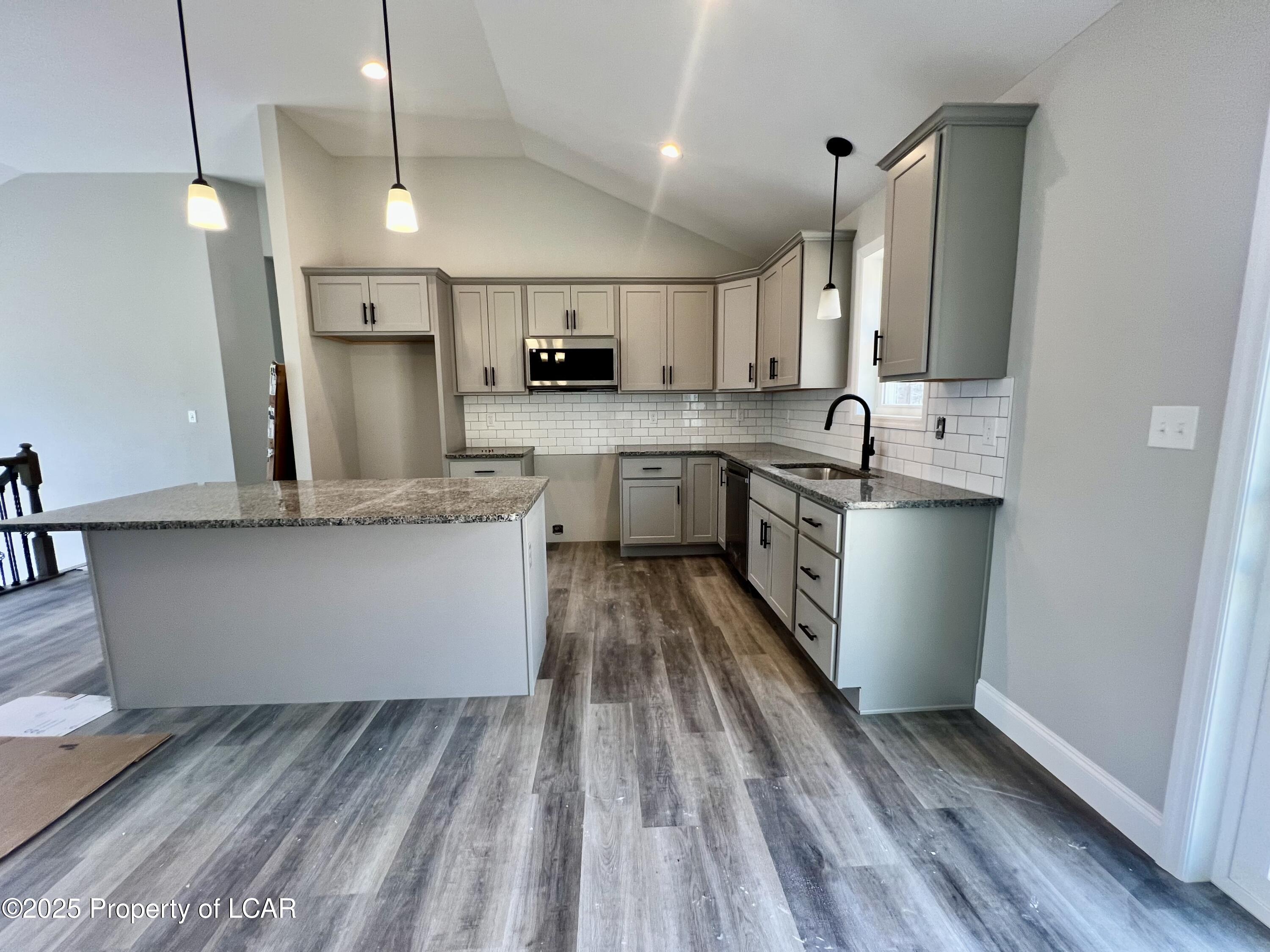 405 E Cedar Drive, Drums, Pennsylvania image 3