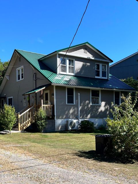 Homes For Sale - 141 Sayre Road<br/> Hunlock Creek, PA 18621