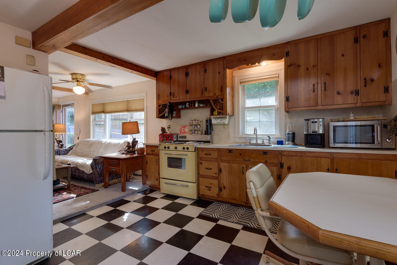 308 Carpenter Road, Dallas, Alaska image 13