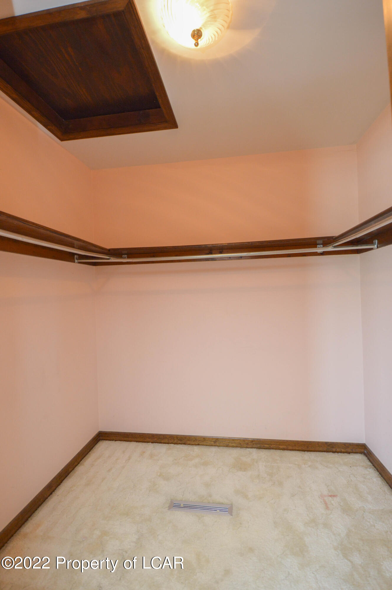 Dallas, Pennsylvania 18612, United States, 3 Bedrooms Bedrooms, ,2 BathroomsBathrooms,Residential,Active,234456