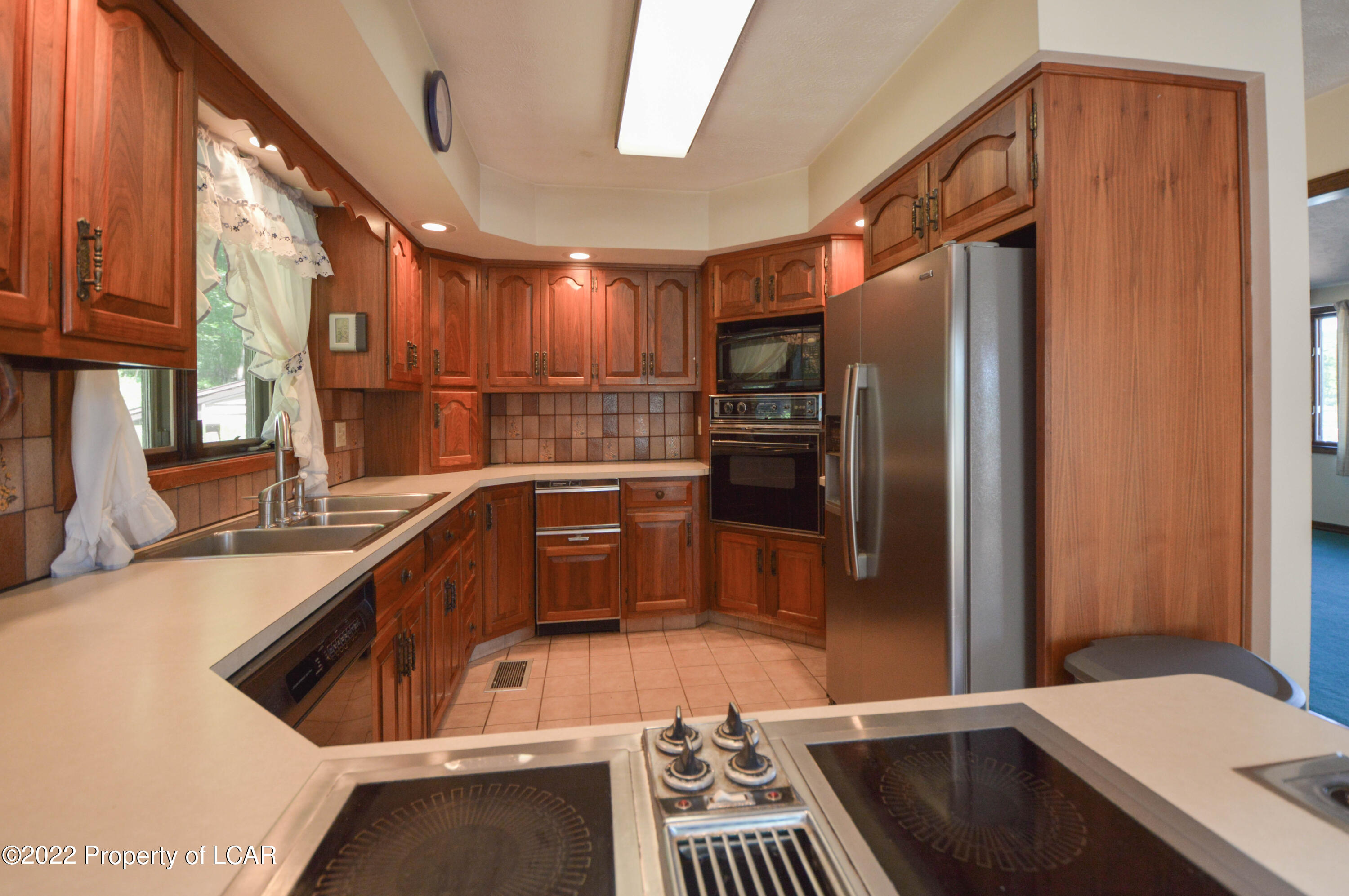 Dallas, Pennsylvania 18612, United States, 3 Bedrooms Bedrooms, ,2 BathroomsBathrooms,Residential,Active,234456