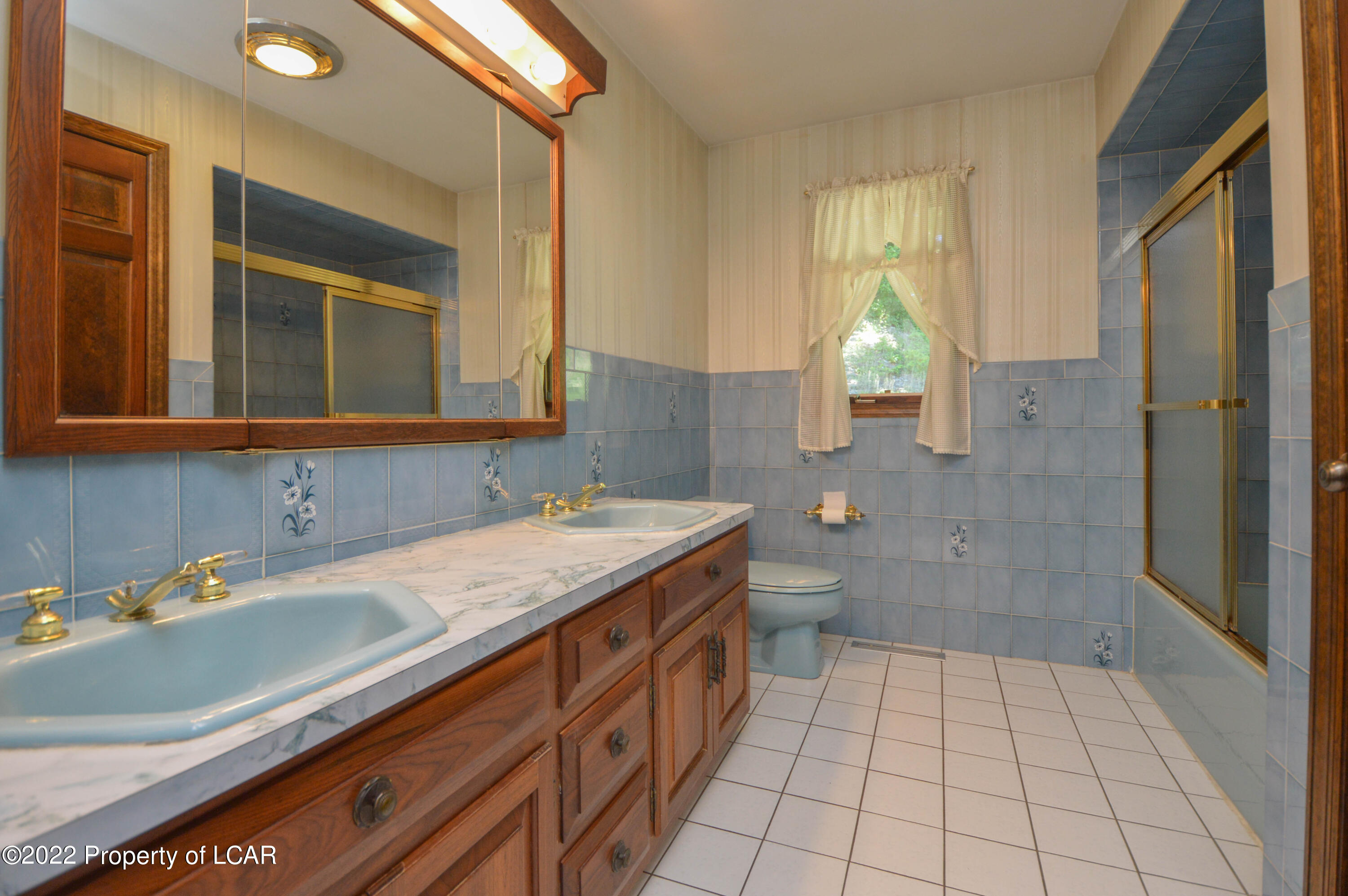 Dallas, Pennsylvania 18612, United States, 3 Bedrooms Bedrooms, ,2 BathroomsBathrooms,Residential,Active,234456