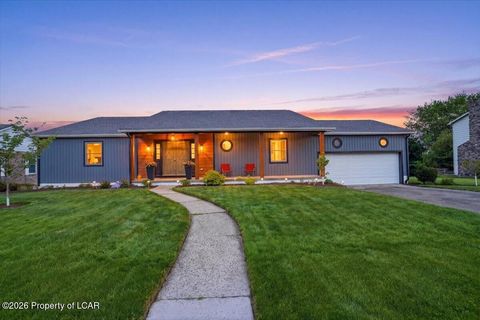 Homes For Sale - 29 Windsor Drive<br/> Luzerne County, Dallas, PA 18612