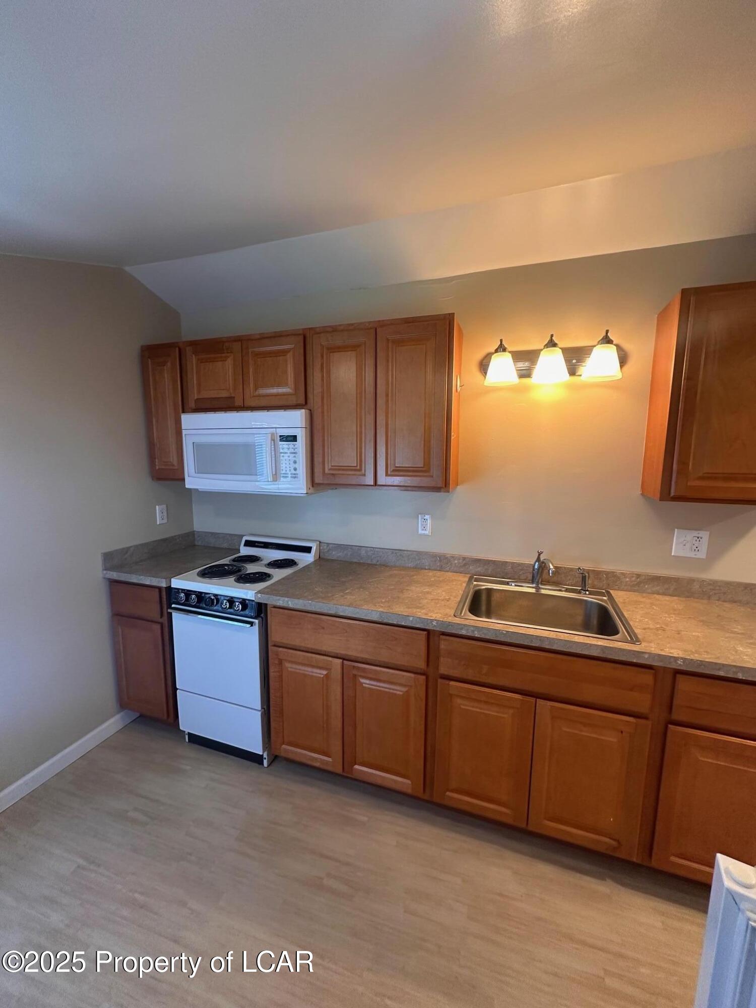 Shavertown, Pennsylvania 18708, United States, 1 Bedroom Bedrooms, ,1 BathroomBathrooms,Residential,Active,218728