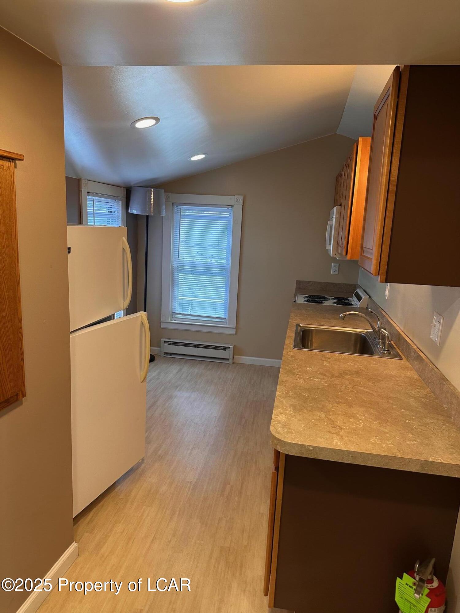 Shavertown, Pennsylvania 18708, United States, 1 Bedroom Bedrooms, ,1 BathroomBathrooms,Residential,Active,218728