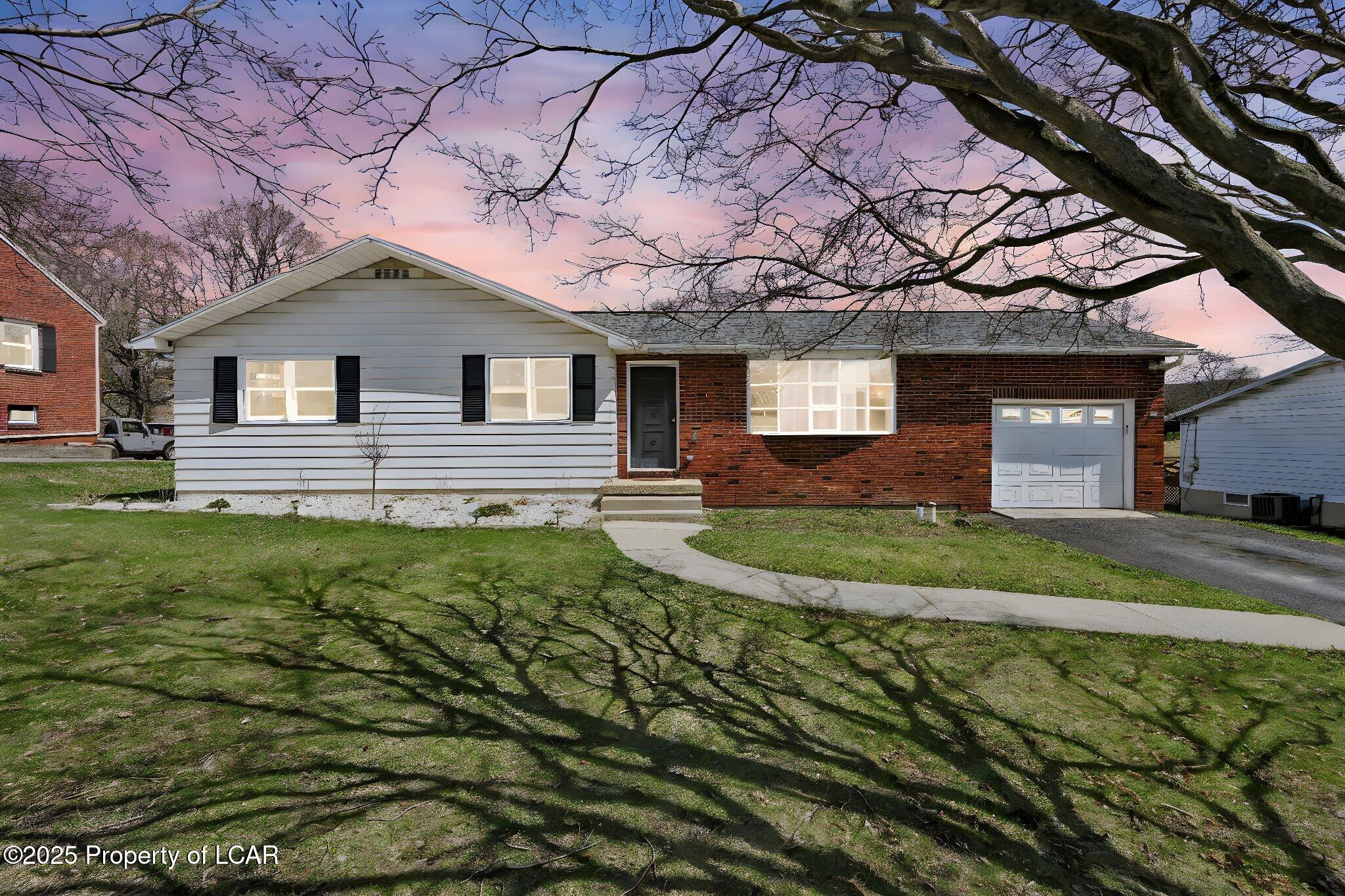 12 Cumberland Avenue, Tamaqua, Pennsylvania image 2