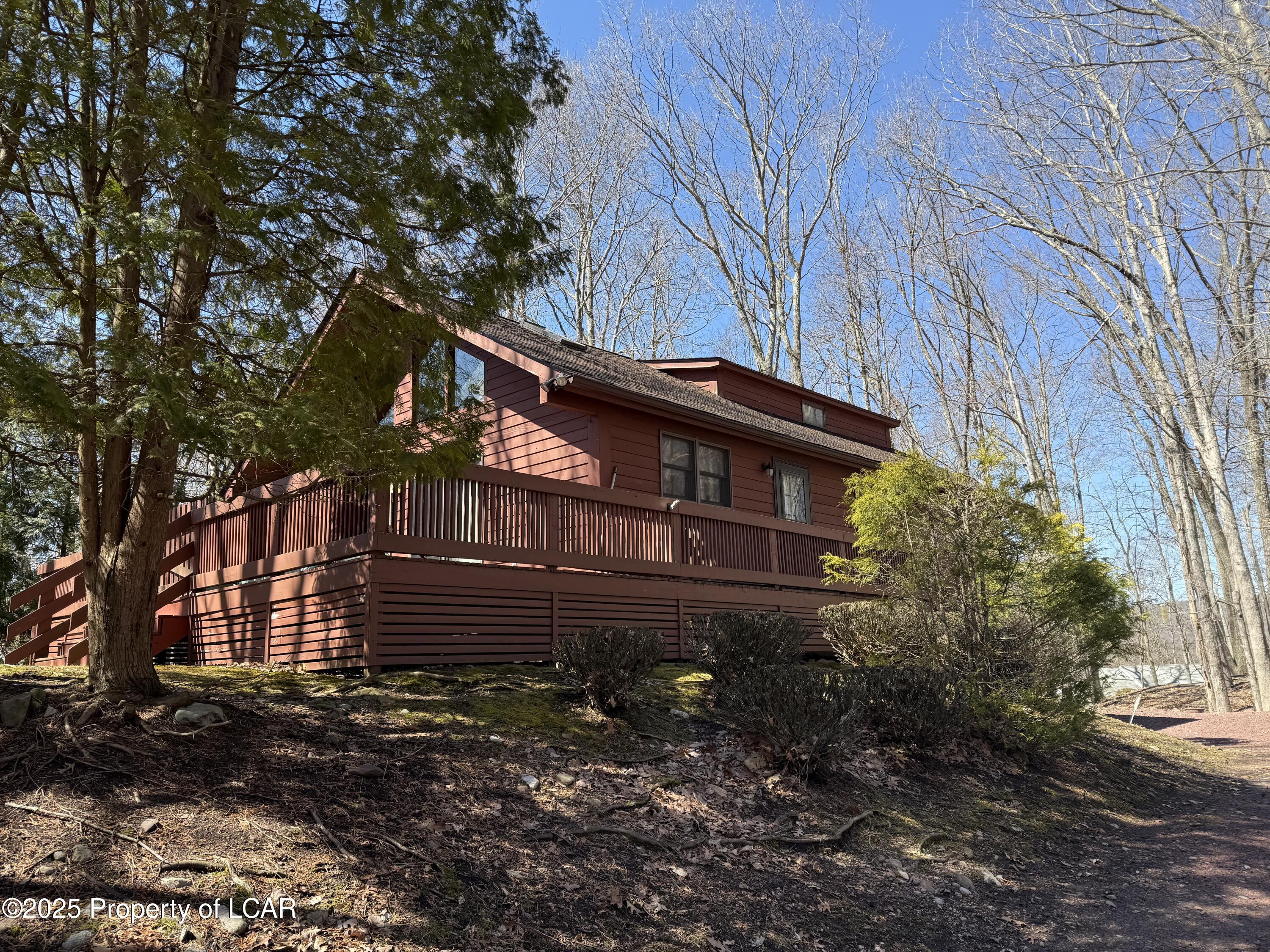 220 Four Seasons Drive, Drums, Pennsylvania image 2