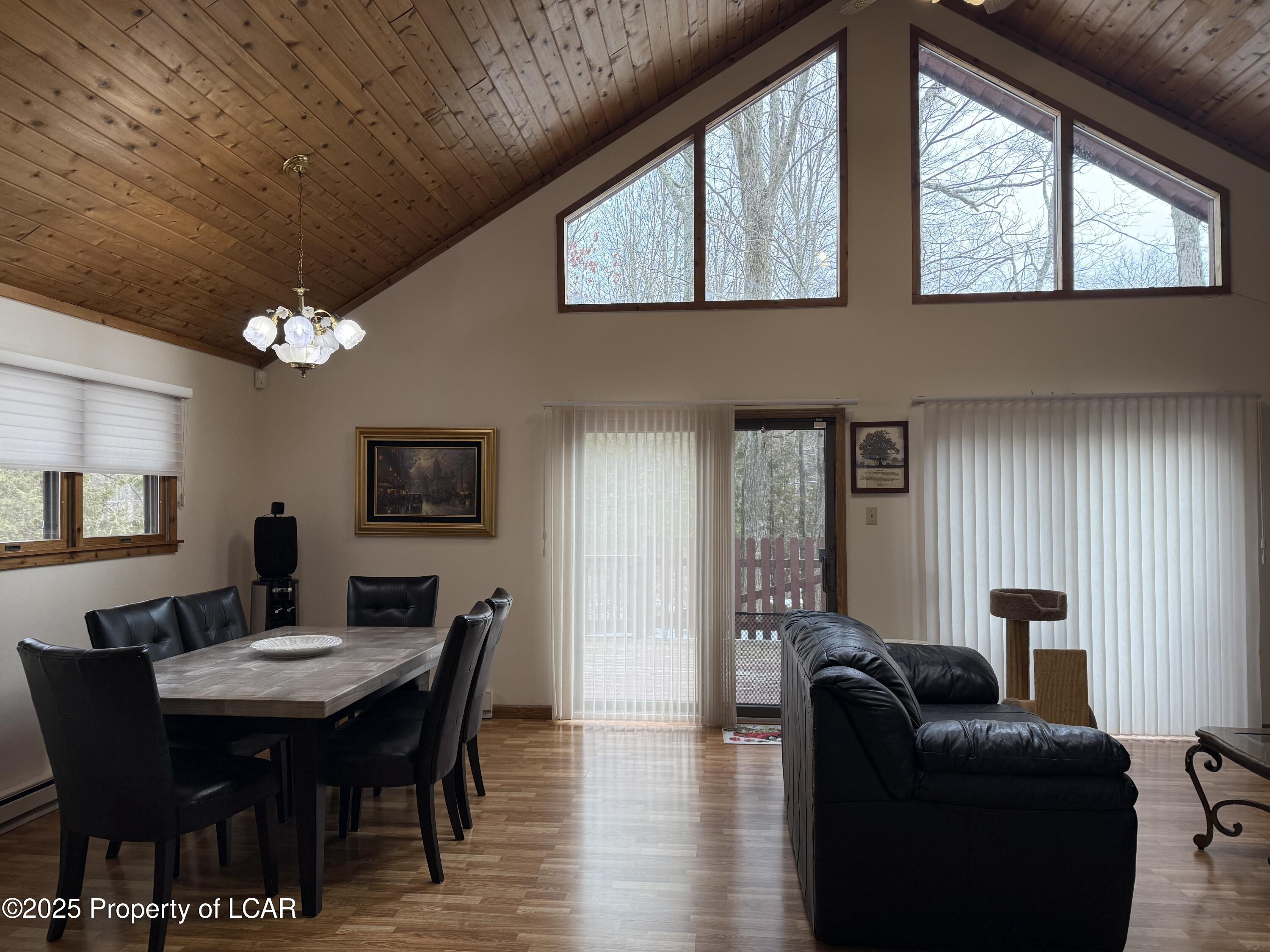 220 Four Seasons Drive, Drums, Pennsylvania image 9