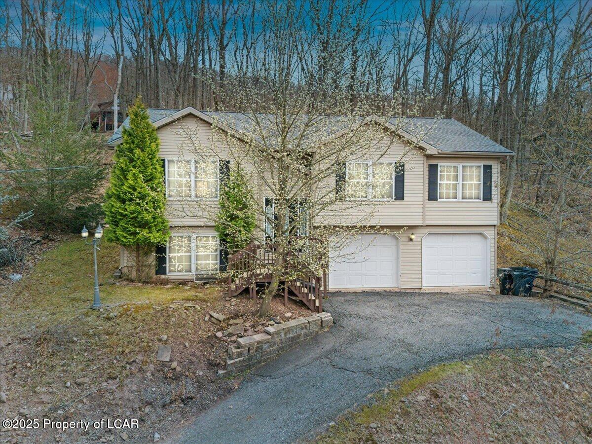 277 Snow Valley Drive, Drums, Texas image 1
