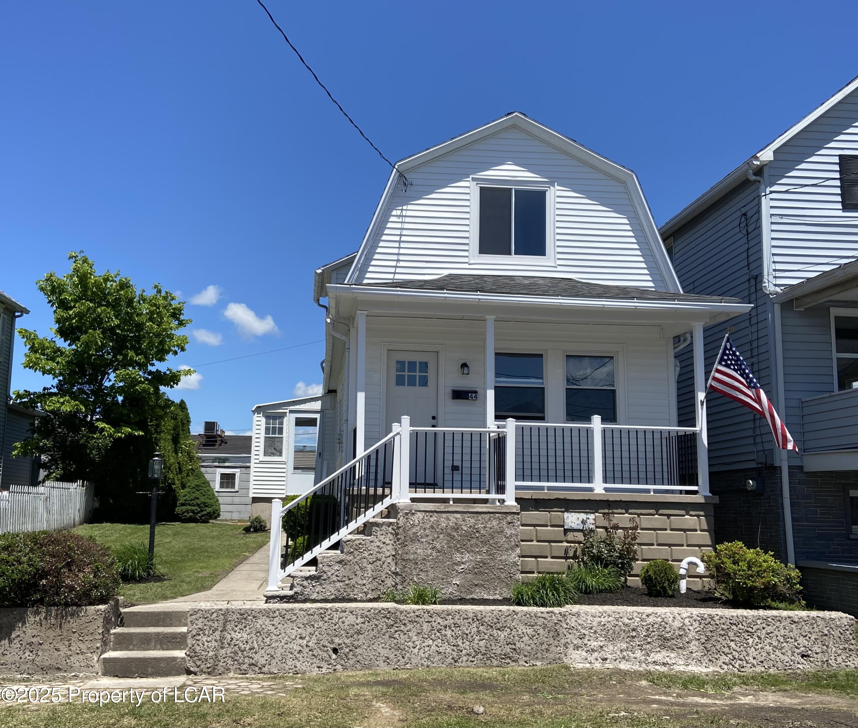 44 W Mack St St, Plains, Texas image 1