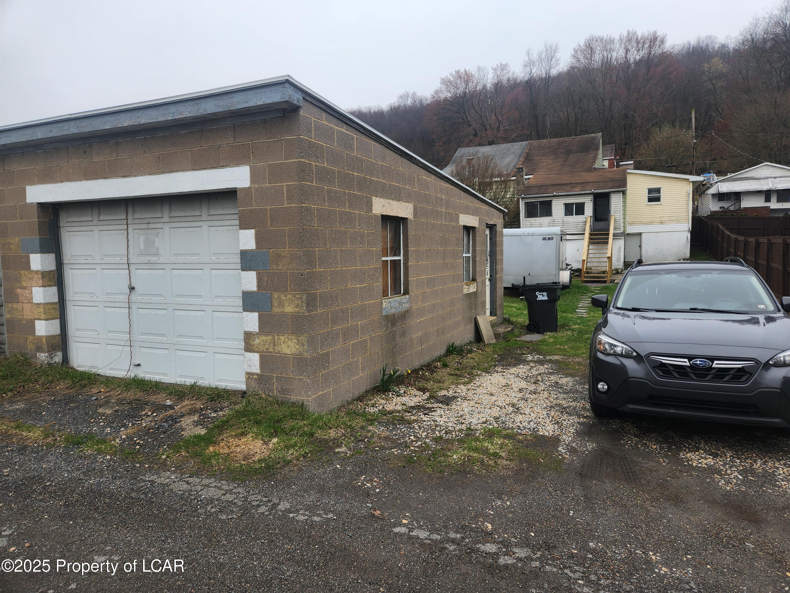 711 Spruce Street, Mahanoy City, Pennsylvania image 3