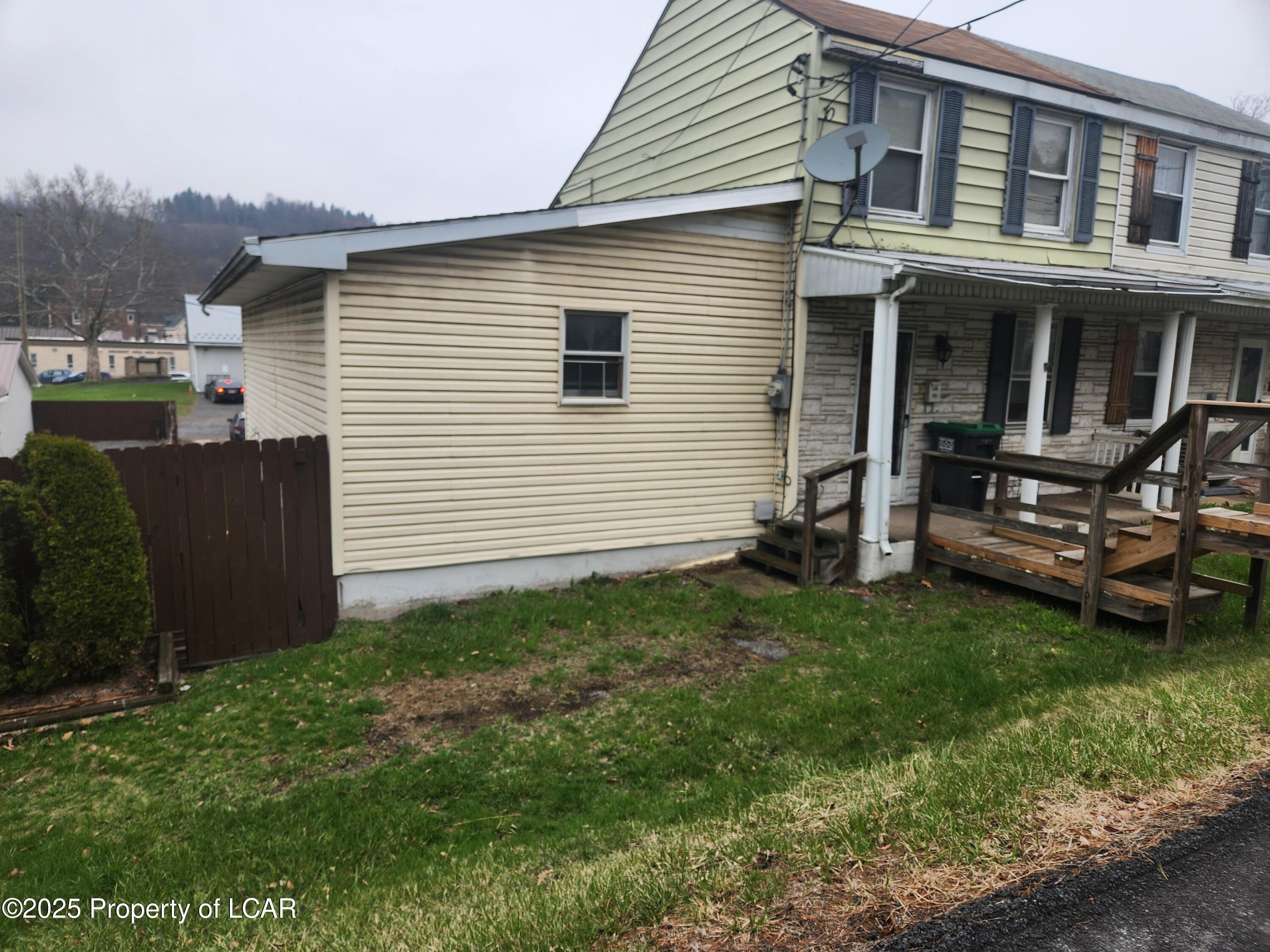 711 Spruce Street, Mahanoy City, Pennsylvania image 2