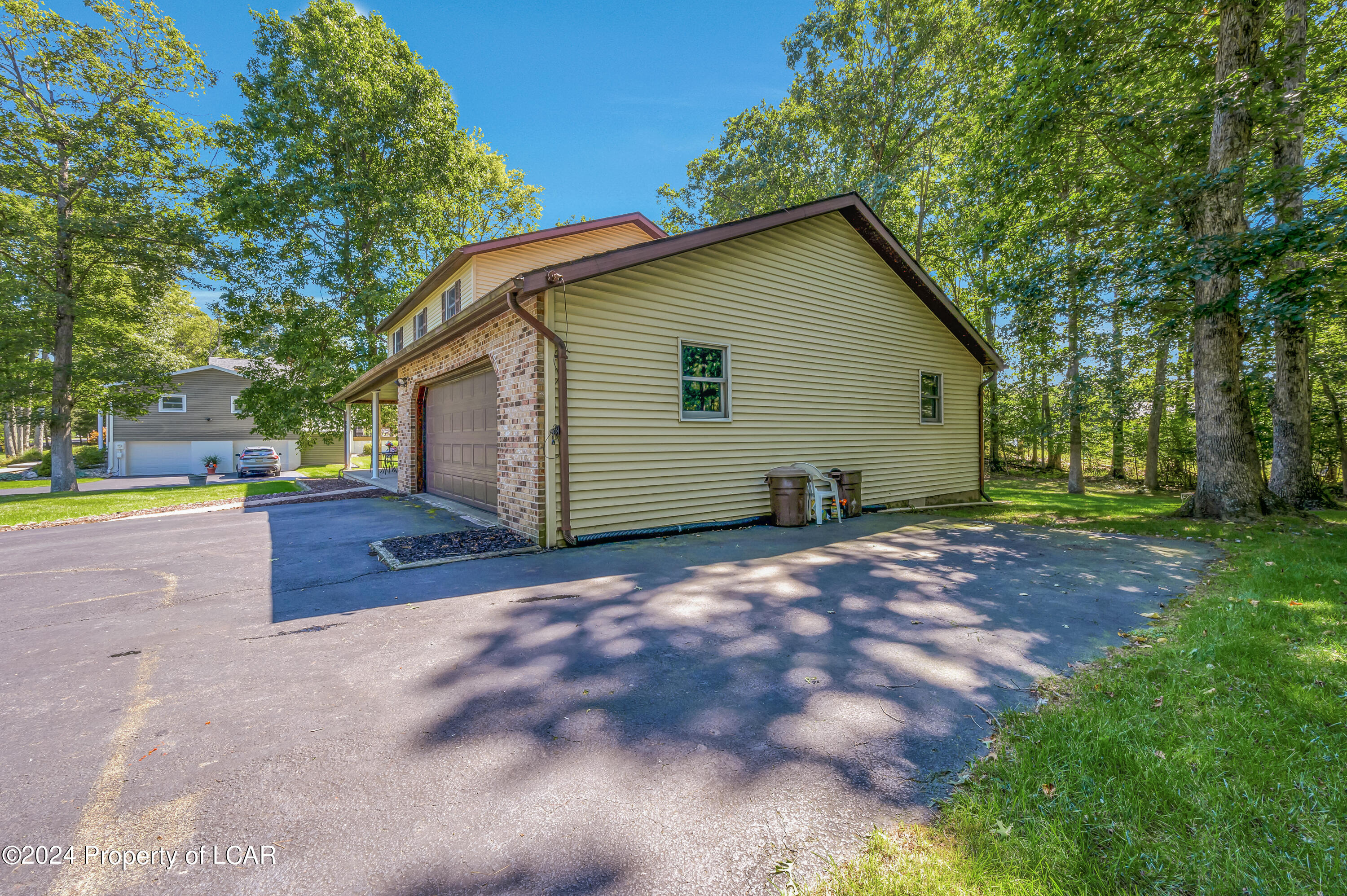 85 Karin Drive, Mountain Top, Pennsylvania image 4