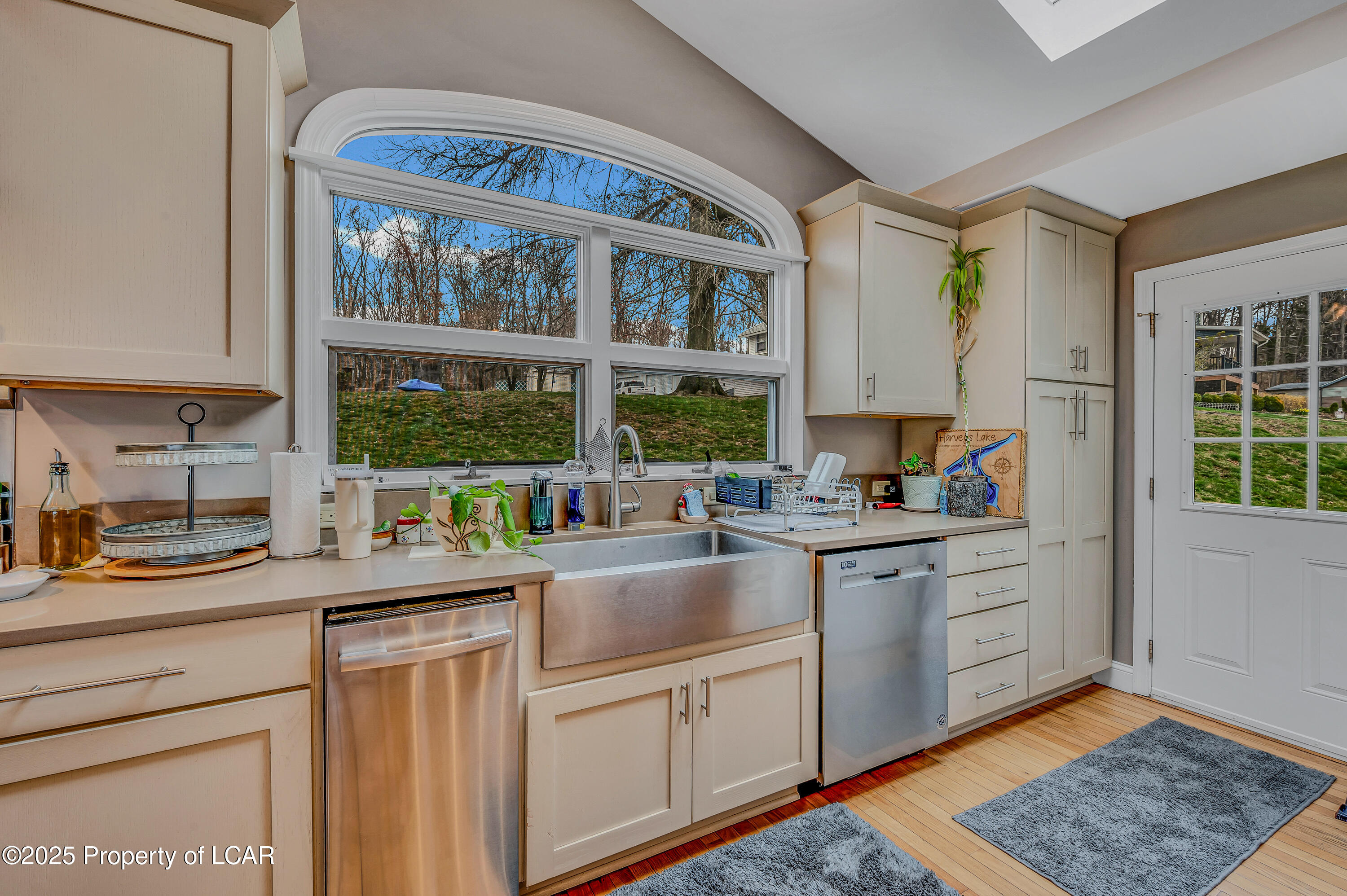 1569 Lakeside Drive, Harveys Lake, Pennsylvania image 16