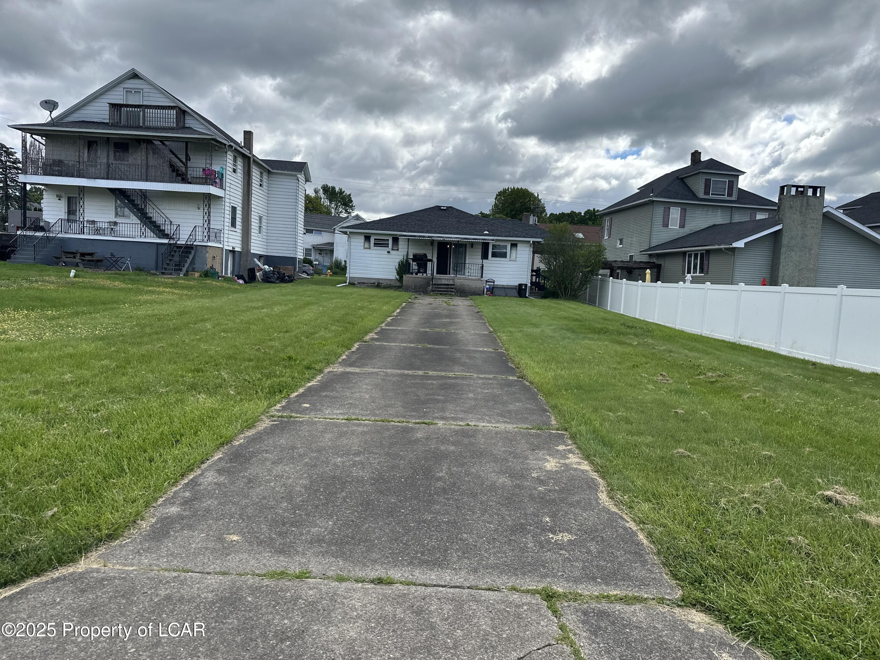 414 Moosic Road, Old Forge, Texas image 6