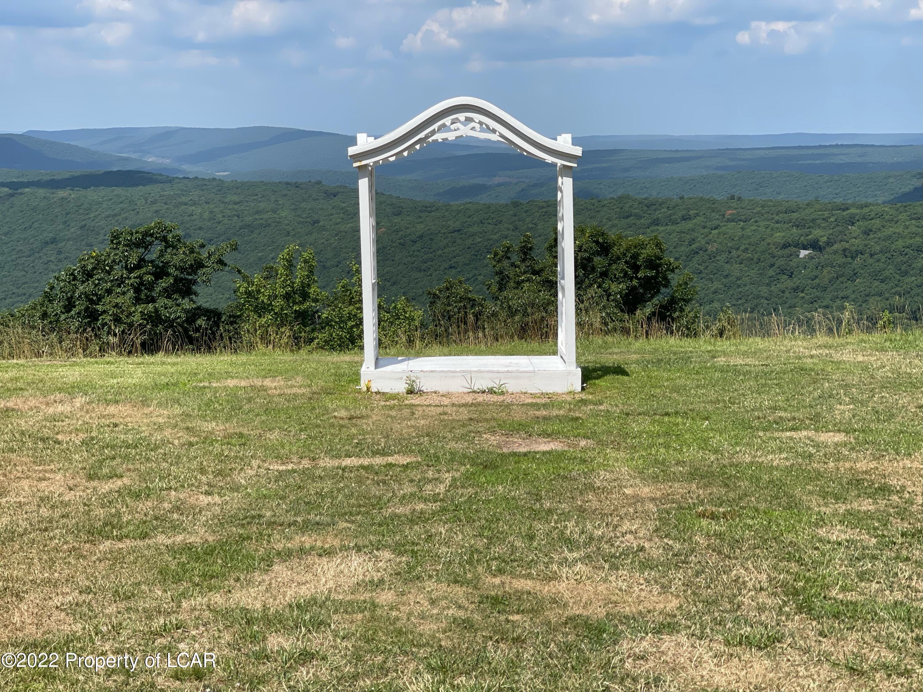 Tee Pee Drive, Hazleton, Pennsylvania image 21