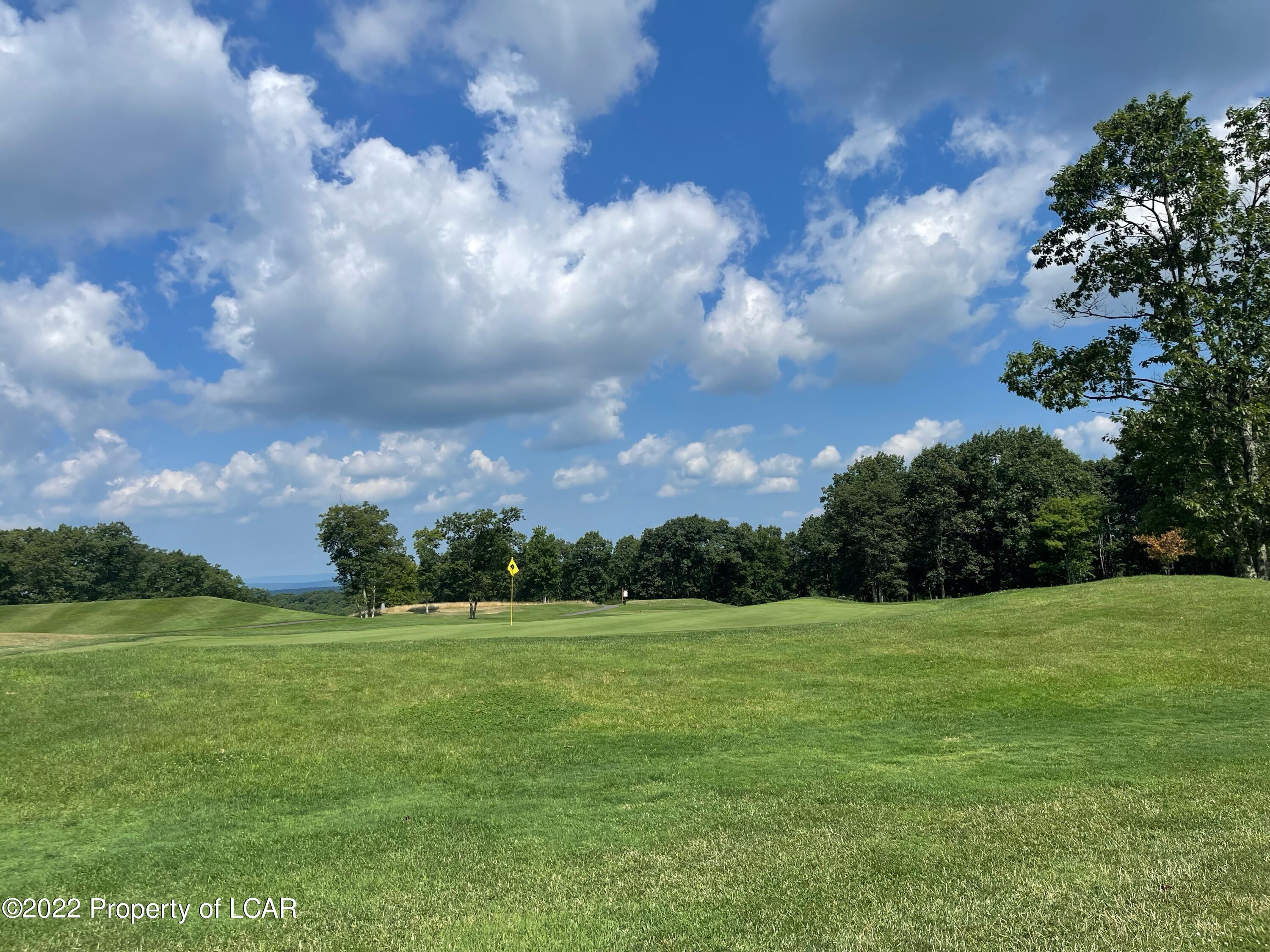 Tee Pee Drive, Hazleton, Pennsylvania image 16