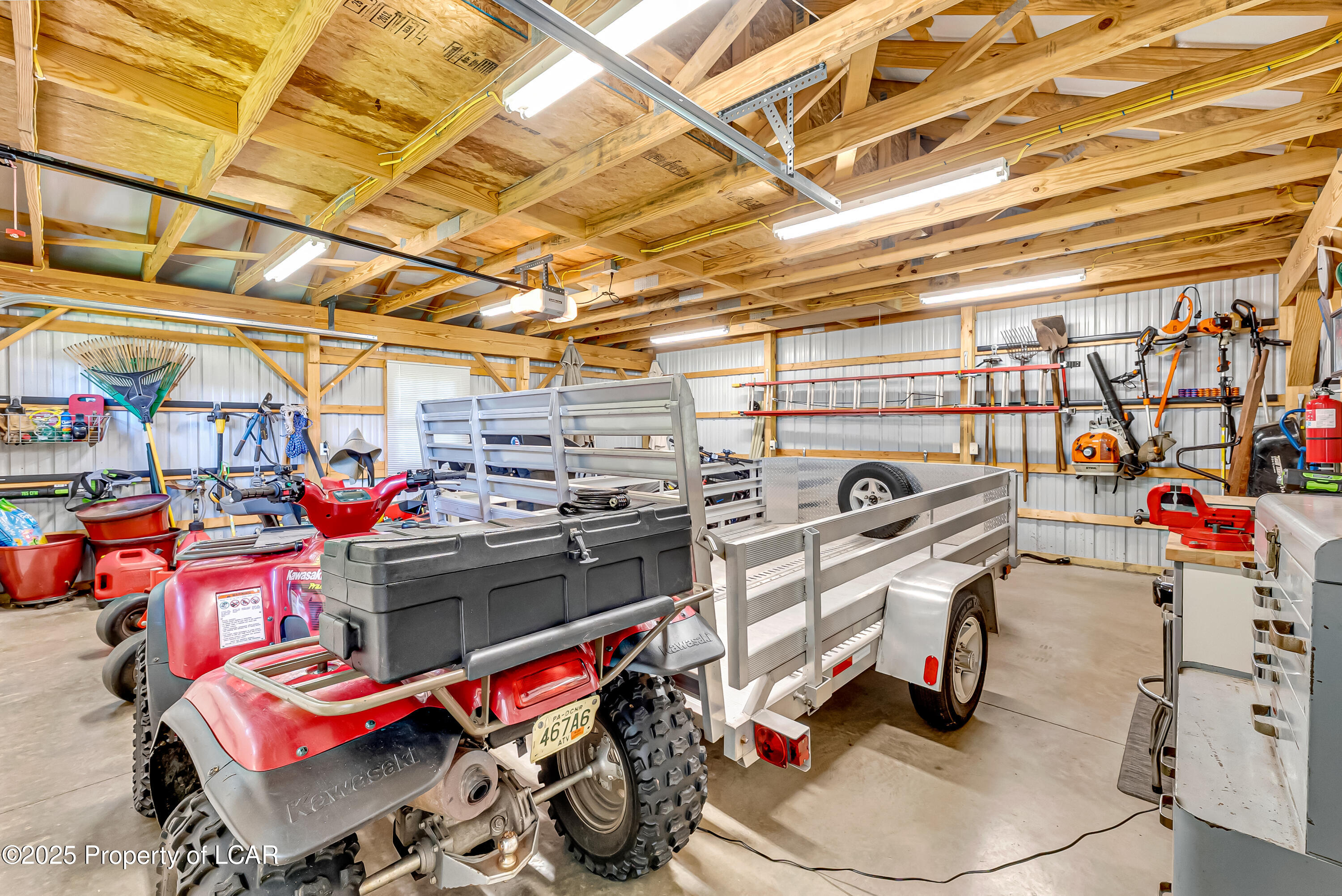 Dallas, Pennsylvania 18612, United States, 4 Bedrooms Bedrooms, ,2 BathroomsBathrooms,Residential,Pending,181194