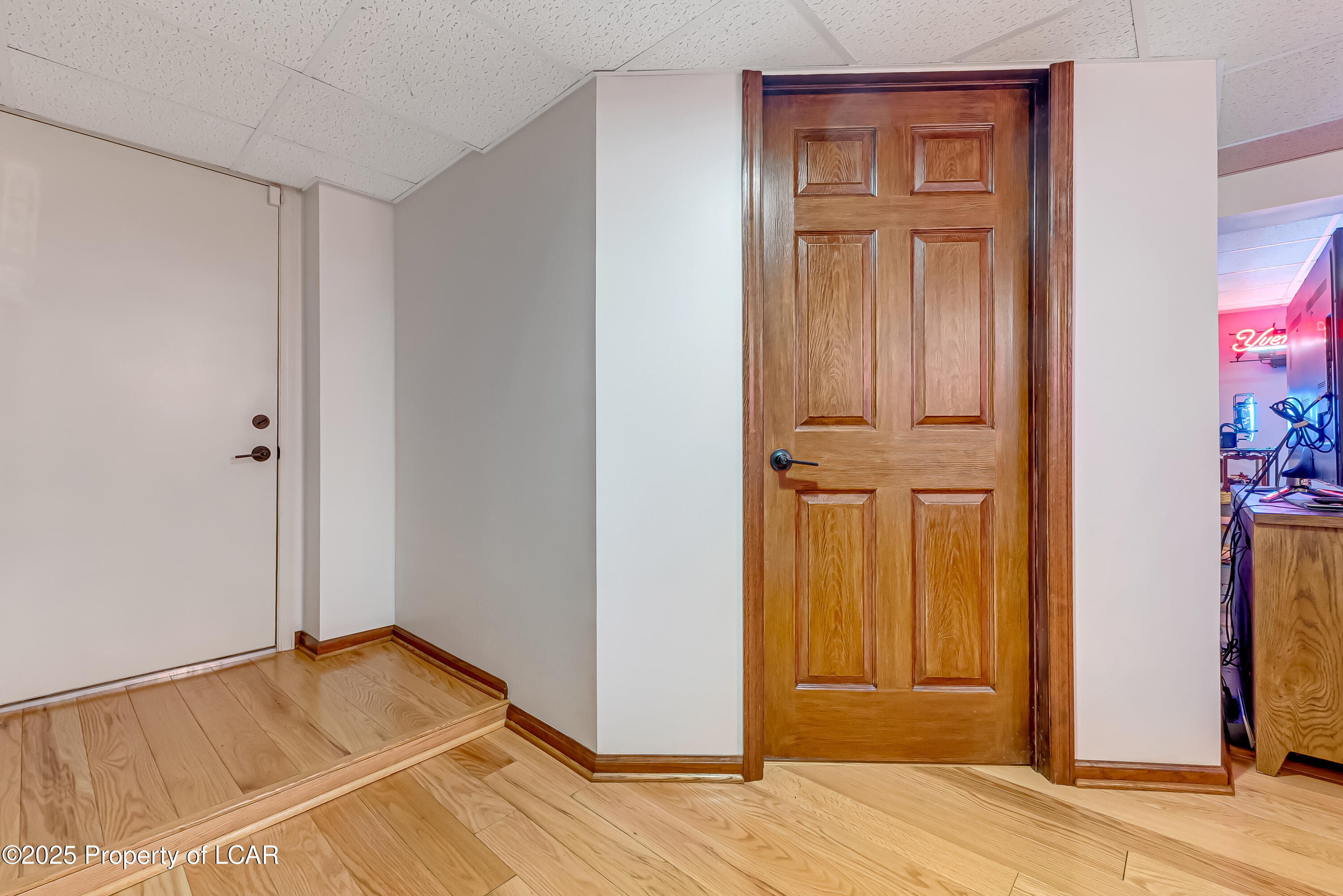 Dallas, Pennsylvania 18612, United States, 4 Bedrooms Bedrooms, ,2 BathroomsBathrooms,Residential,Pending,181194