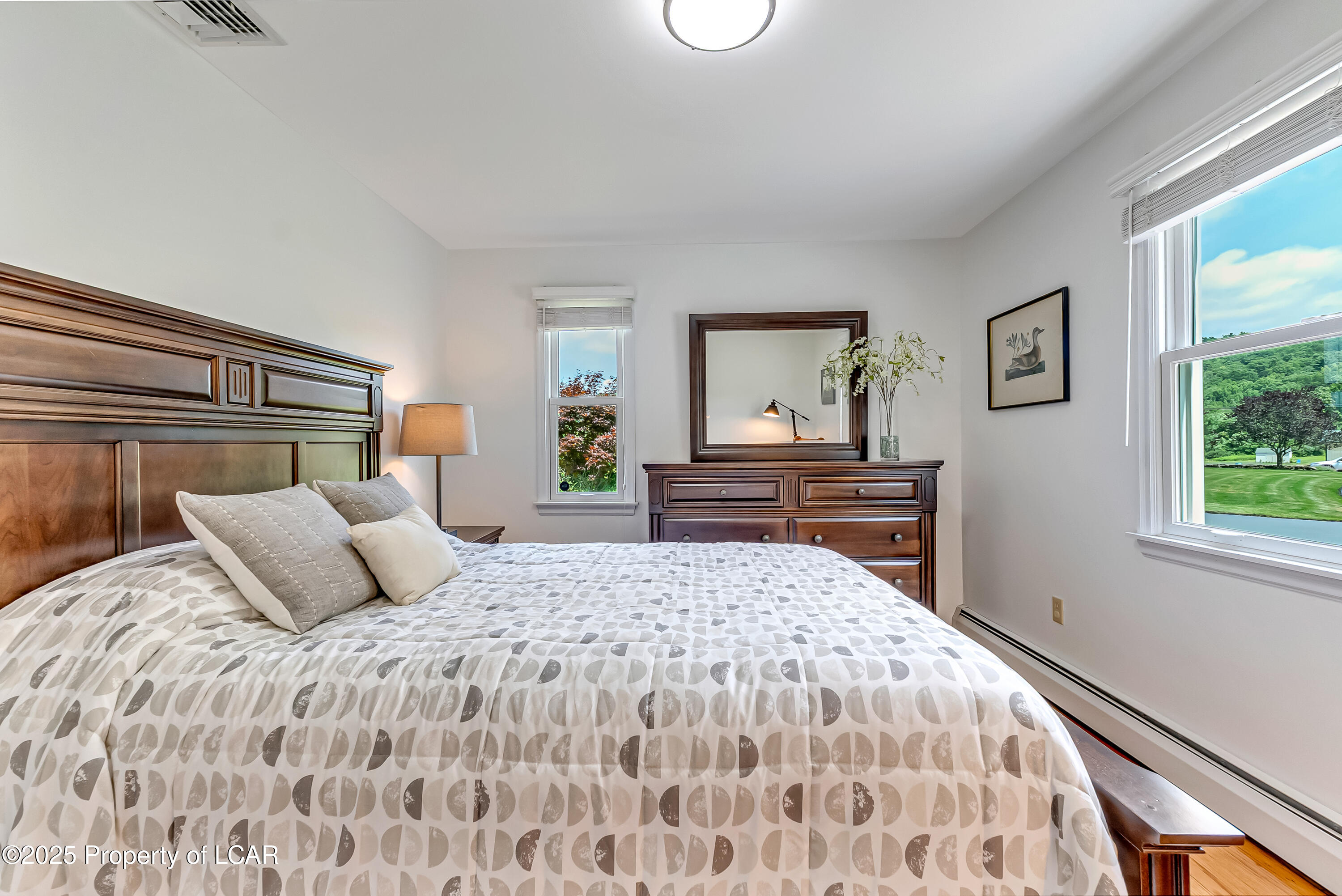 Dallas, Pennsylvania 18612, United States, 4 Bedrooms Bedrooms, ,2 BathroomsBathrooms,Residential,Pending,181194