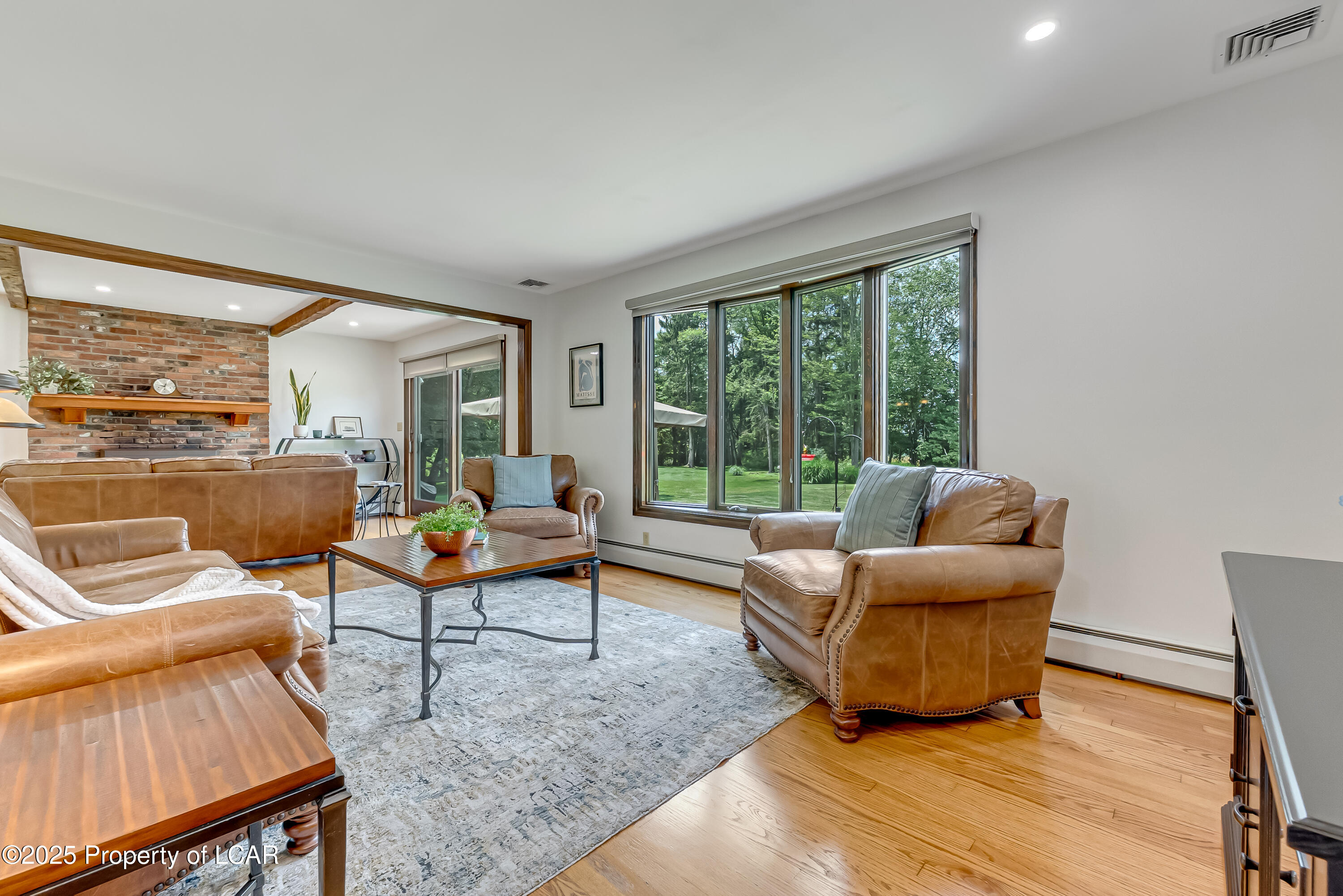 Dallas, Pennsylvania 18612, United States, 4 Bedrooms Bedrooms, ,2 BathroomsBathrooms,Residential,Pending,181194