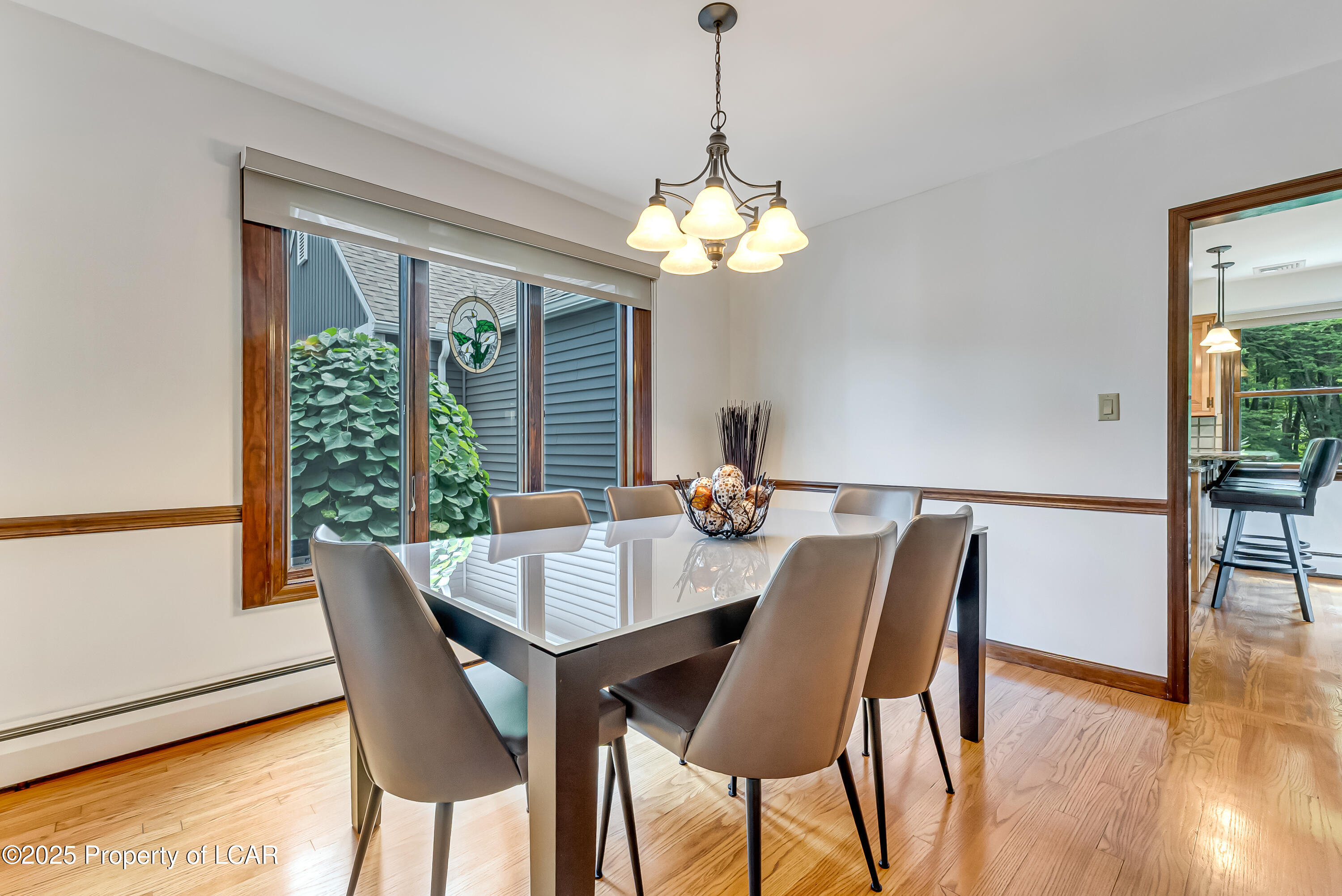 Dallas, Pennsylvania 18612, United States, 4 Bedrooms Bedrooms, ,2 BathroomsBathrooms,Residential,Pending,181194