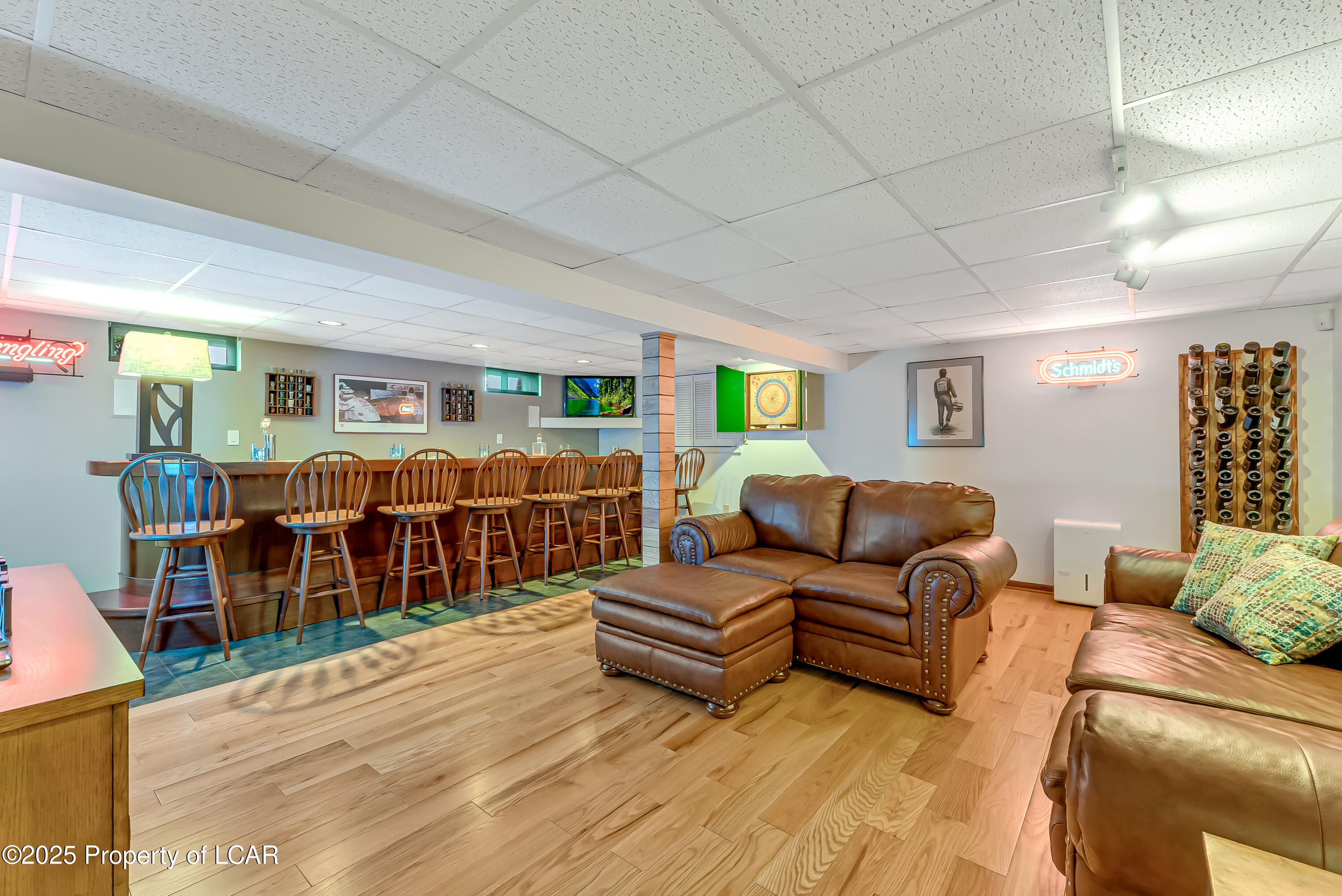 Dallas, Pennsylvania 18612, United States, 4 Bedrooms Bedrooms, ,2 BathroomsBathrooms,Residential,Pending,181194