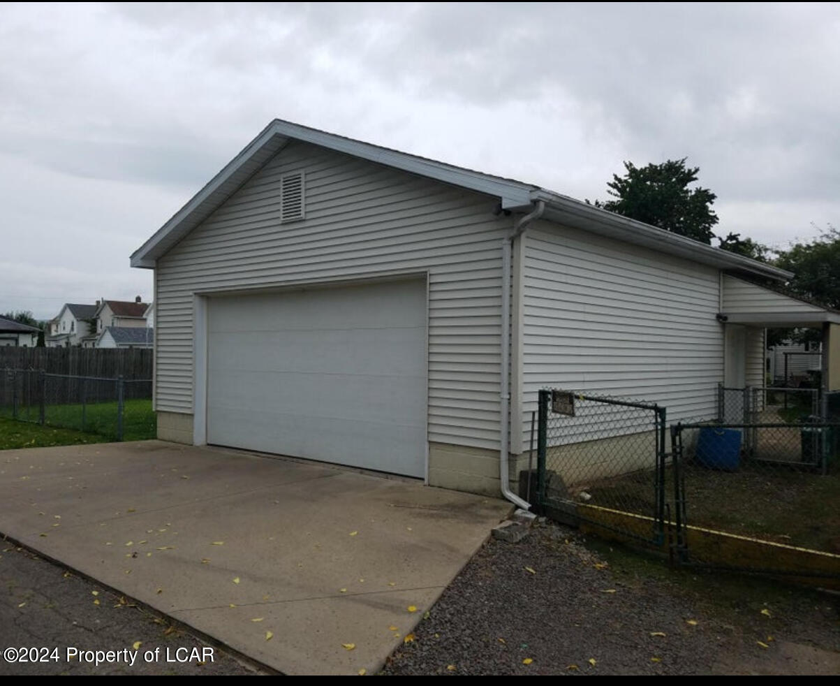 116 6th Street, Wyoming, Pennsylvania image 15