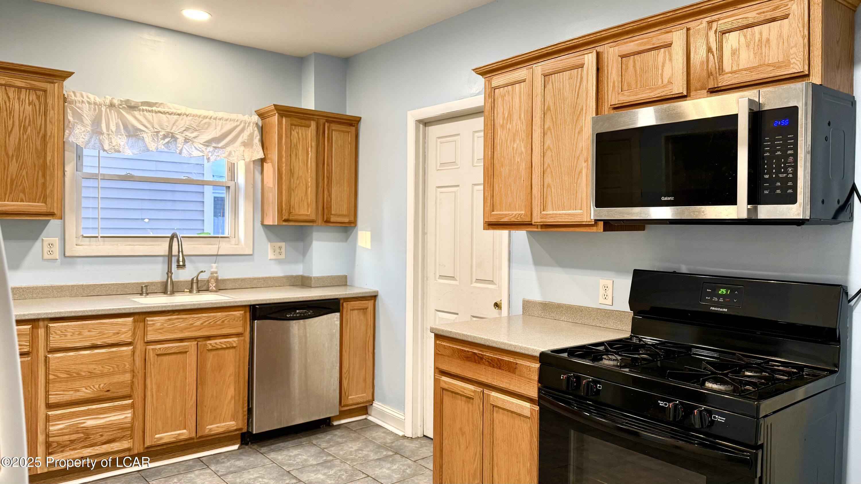 1122 Reynolds Avenue, Taylor, Pennsylvania image 6