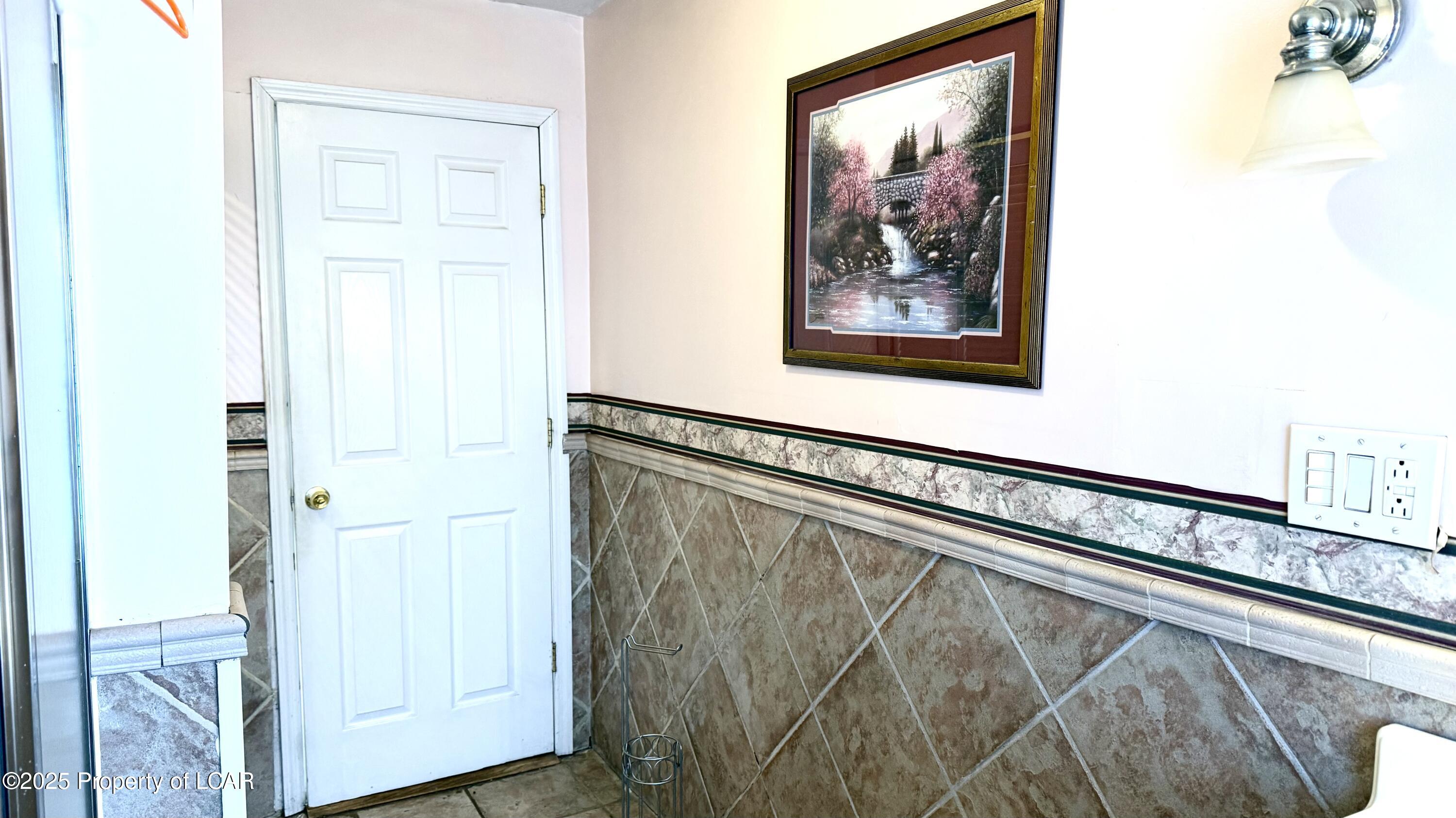 1122 Reynolds Avenue, Taylor, Pennsylvania image 10