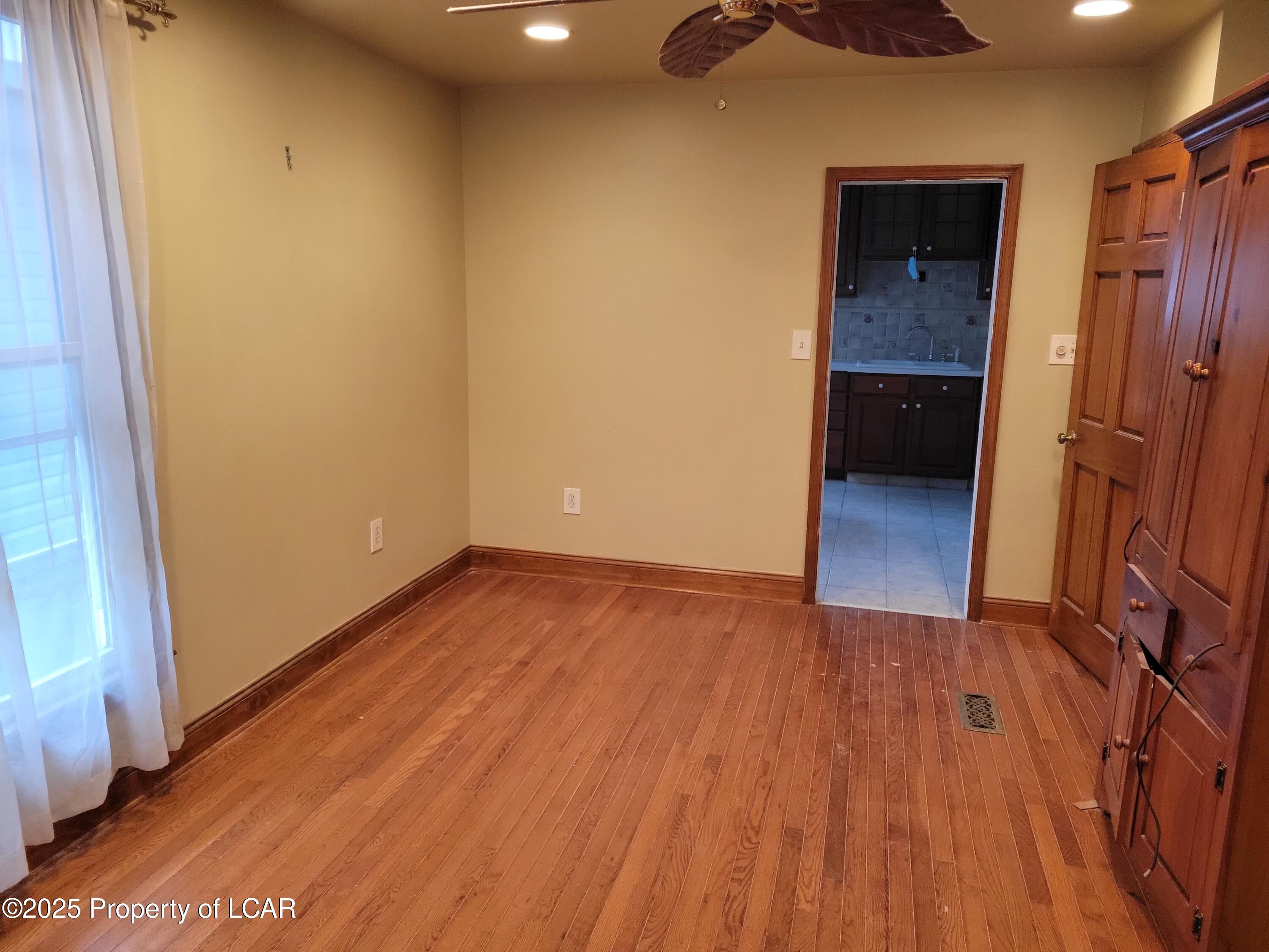 Scranton, Pennsylvania 18504, United States, 6 Bedrooms Bedrooms, ,4 BathroomsBathrooms,Residential,Active,178531