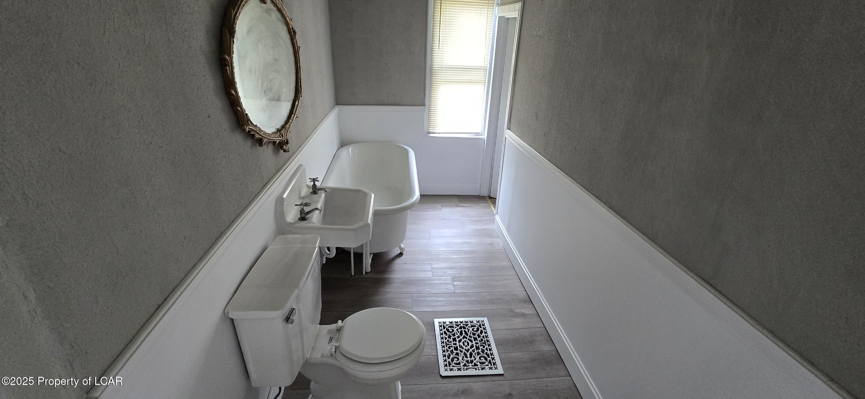 Scranton, Pennsylvania 18504, United States, 6 Bedrooms Bedrooms, ,4 BathroomsBathrooms,Residential,Active,178531