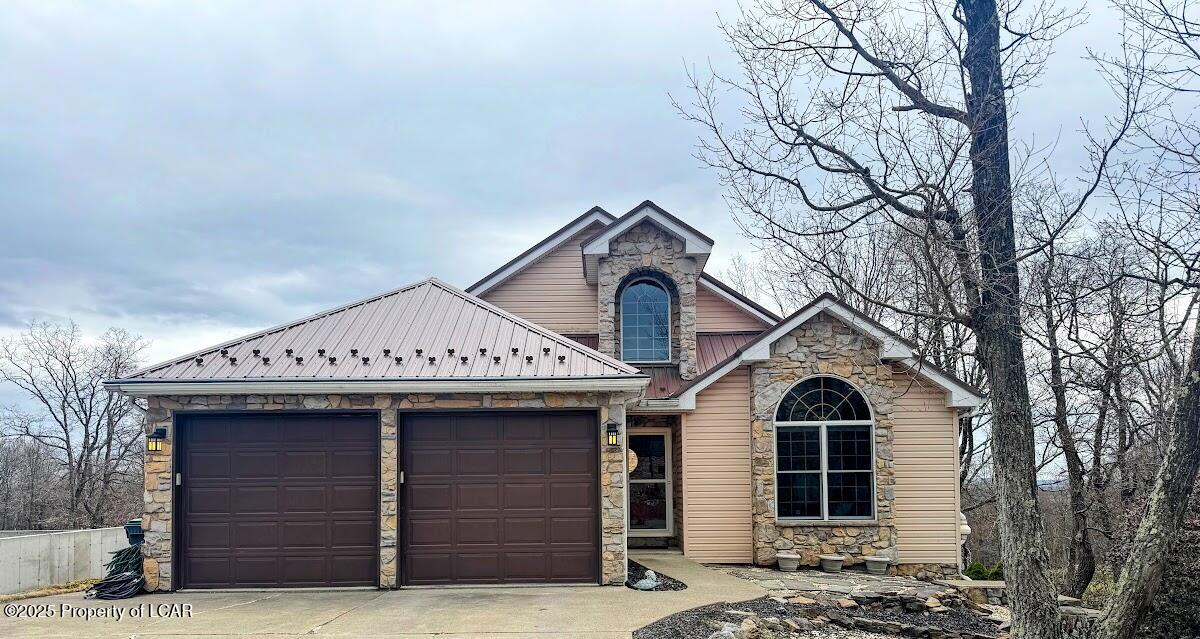 31 Shinnecock Hills Lane, Hazleton, Pennsylvania image 1