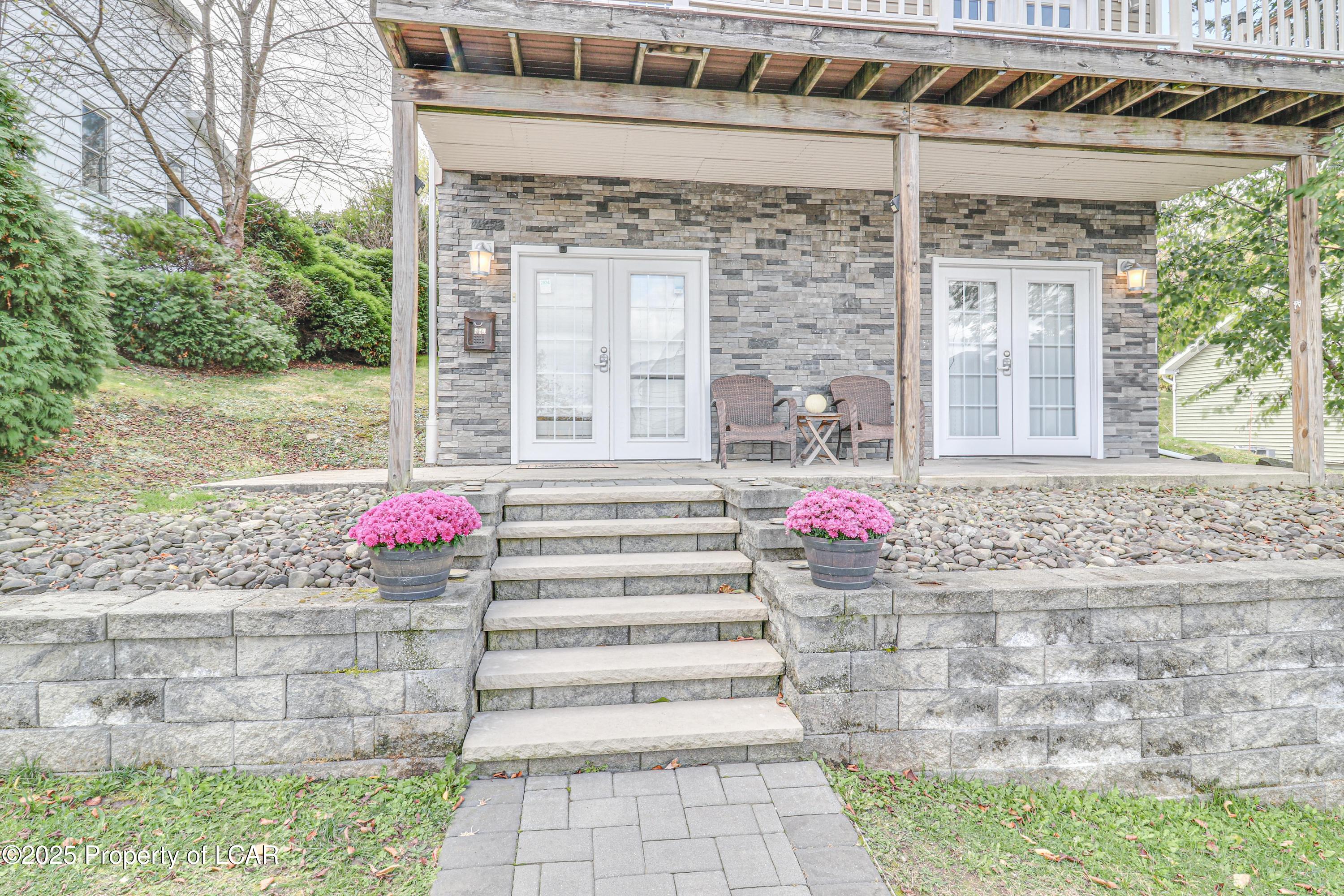 329 Simpson Street, Dupont, Pennsylvania image 48