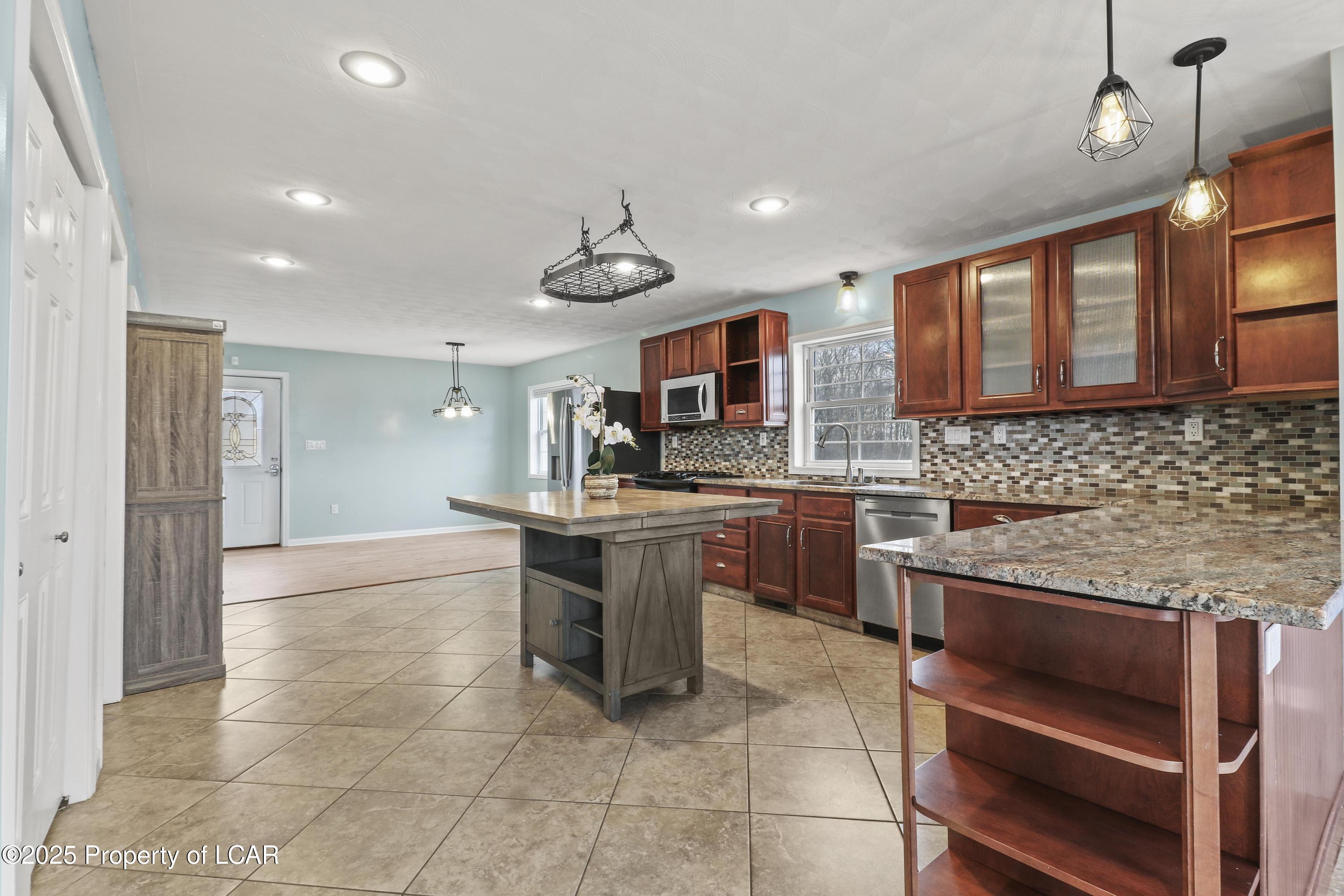 329 Simpson Street, Dupont, Pennsylvania image 16