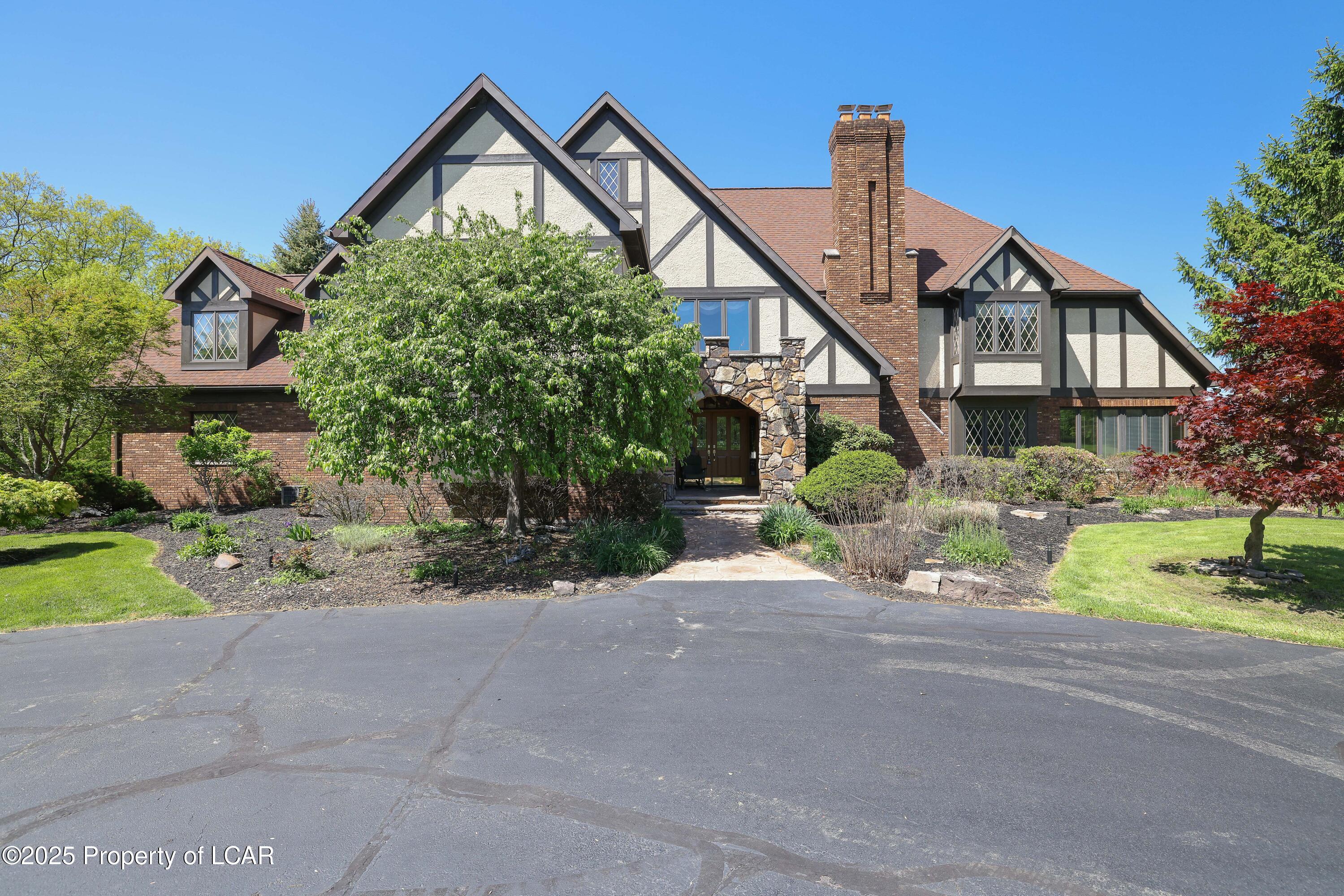 555 Valley View Road, Dallas, Texas image 1