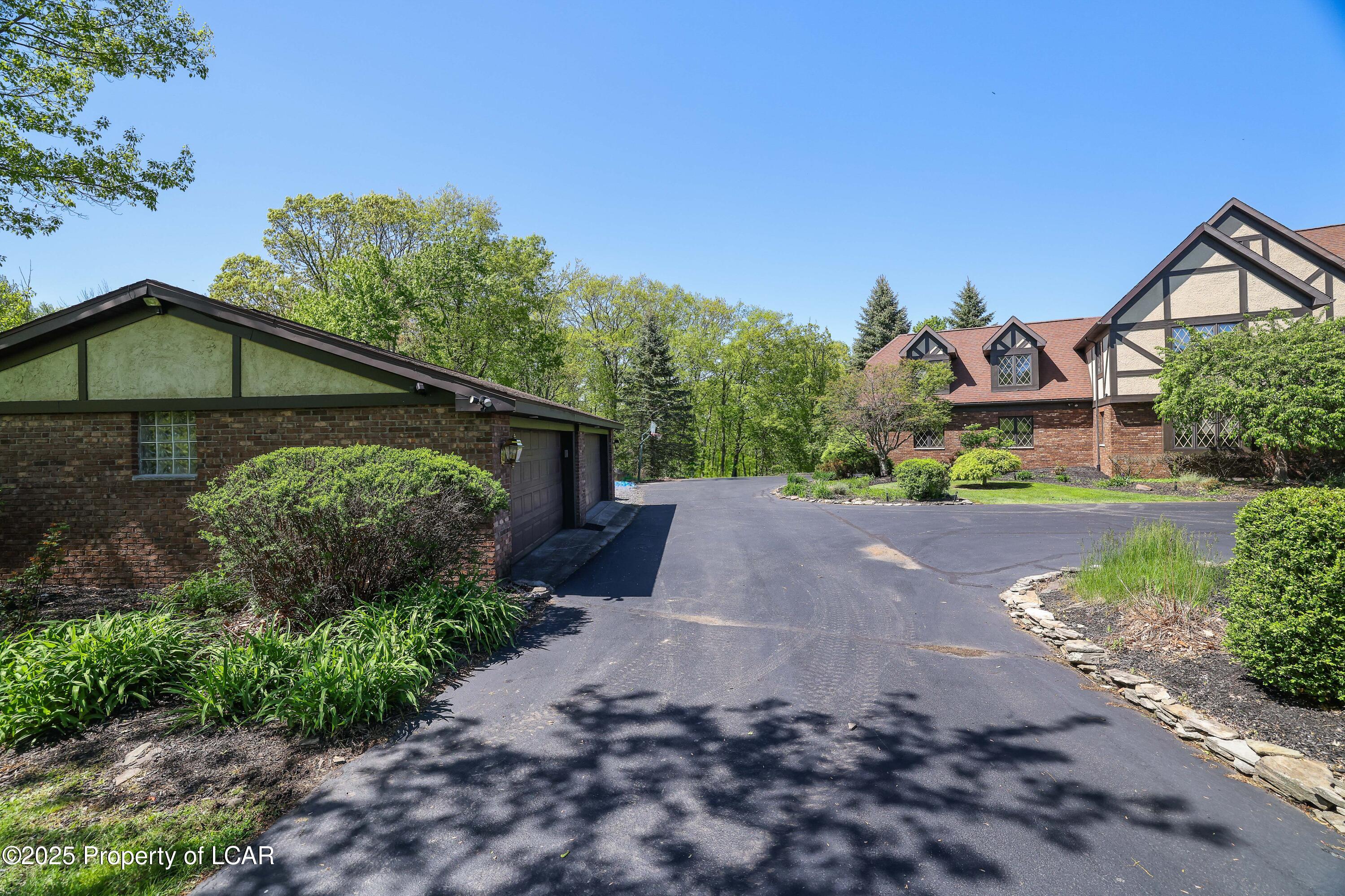 555 Valley View Road, Dallas, Texas image 6