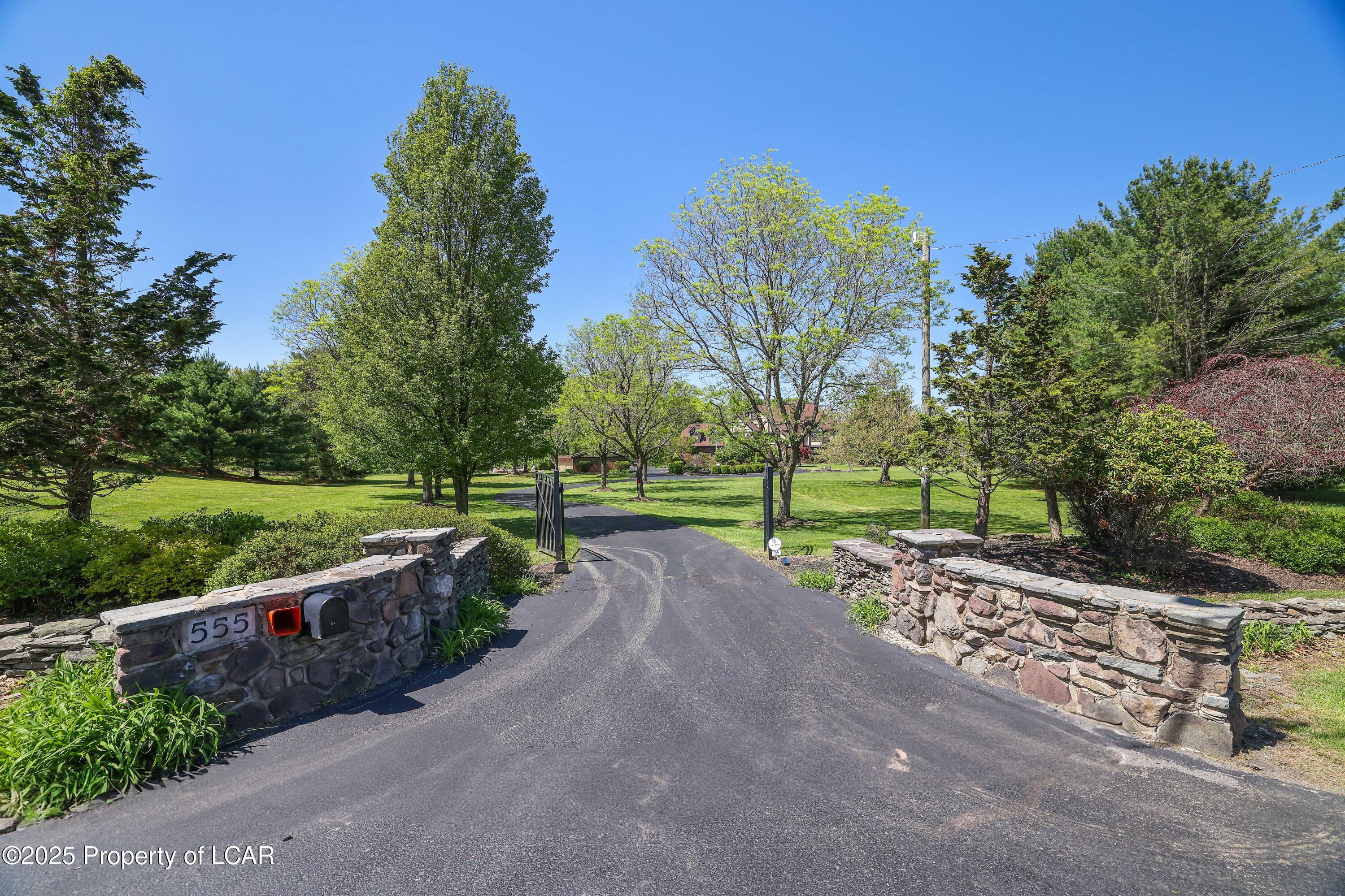 555 Valley View Road, Dallas, Texas image 3