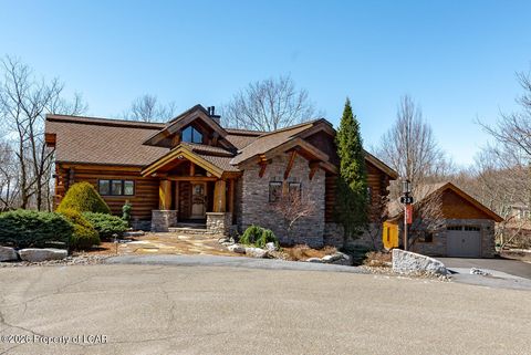 Homes For Sale - 23 Oyster Bay Court<br/> Hazleton, PA 18202