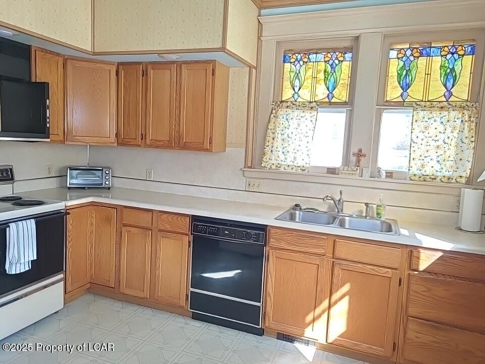 121 S Cedar Street, Hazleton, Pennsylvania image 3