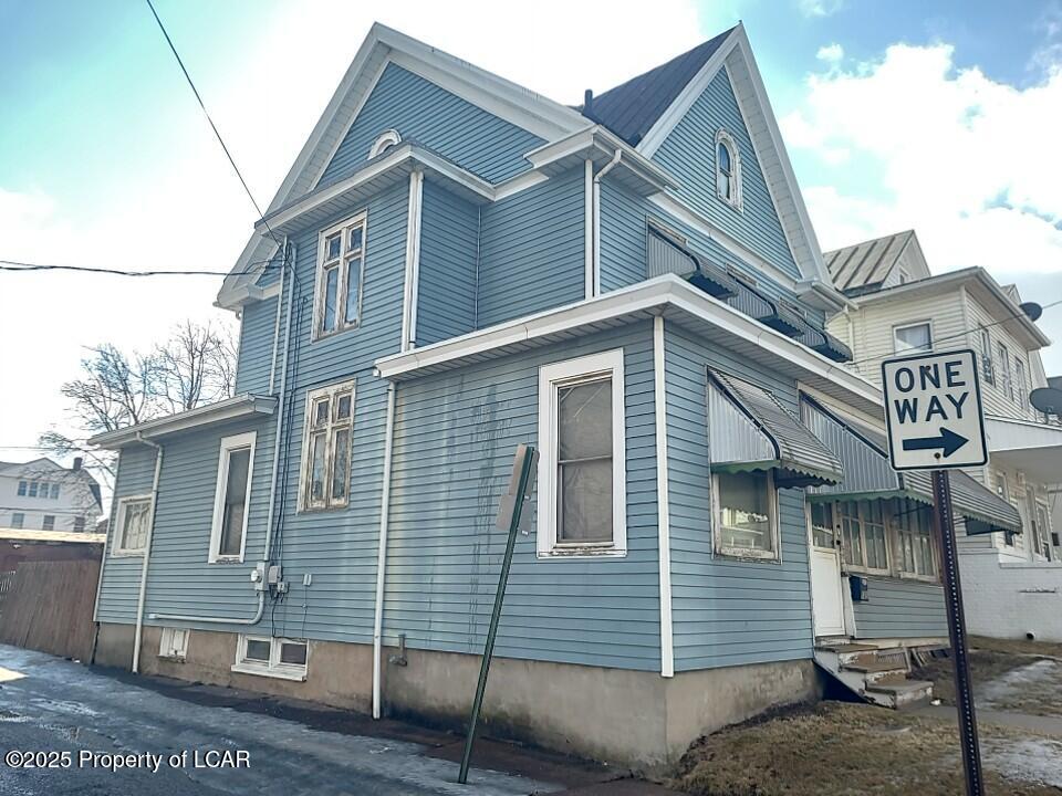 121 S Cedar Street, Hazleton, Pennsylvania image 2