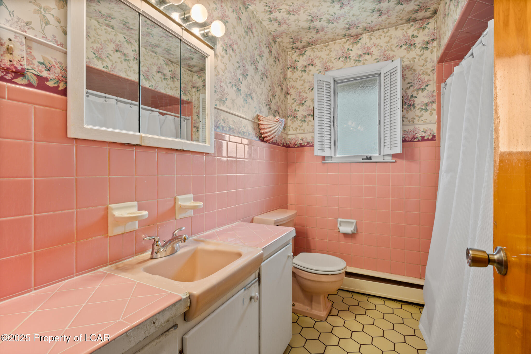 Old Forge, Pennsylvania 18618, United States, 3 Bedrooms Bedrooms, ,1 BathroomBathrooms,Residential,Pending,100947