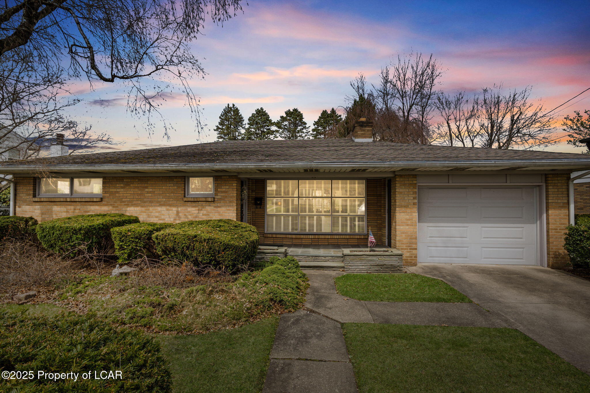 Old Forge, Pennsylvania 18618, United States, 3 Bedrooms Bedrooms, ,1 BathroomBathrooms,Residential,Pending,100947