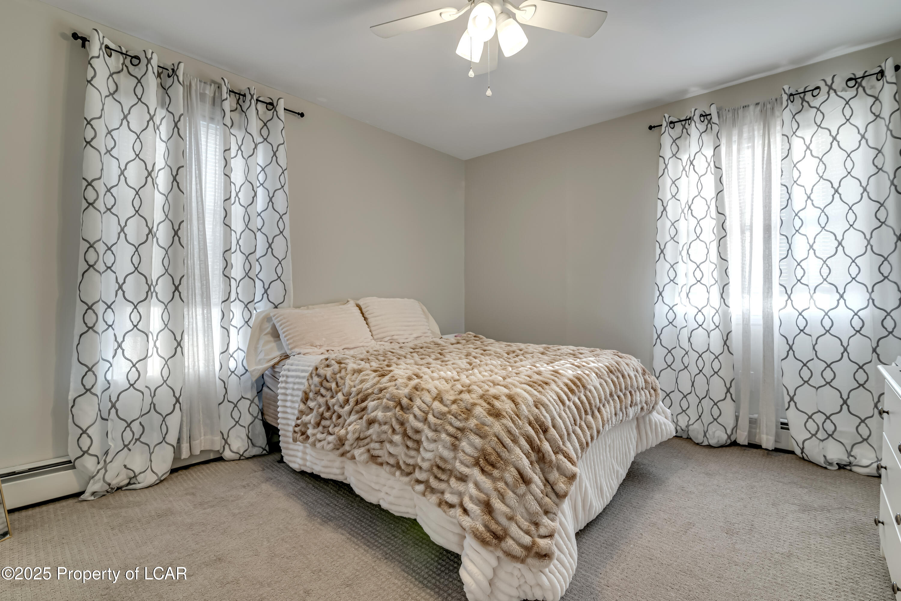 Forty Fort, Pennsylvania 18704, United States, 4 Bedrooms Bedrooms, ,2 BathroomsBathrooms,Residential,Pending,7200