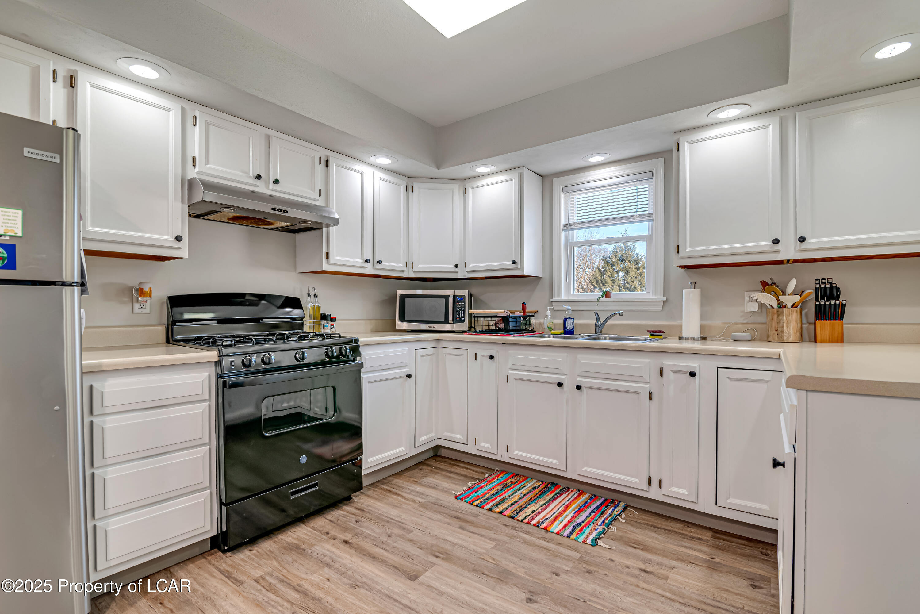 Forty Fort, Pennsylvania 18704, United States, 4 Bedrooms Bedrooms, ,2 BathroomsBathrooms,Residential,Pending,7200