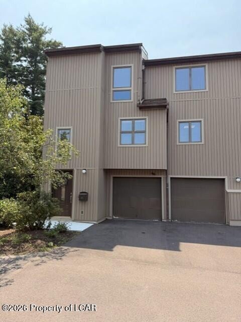 Condo For Sale - 611 Old Meadows Avenue<br/> Luzerne County, Dallas, PA 18612