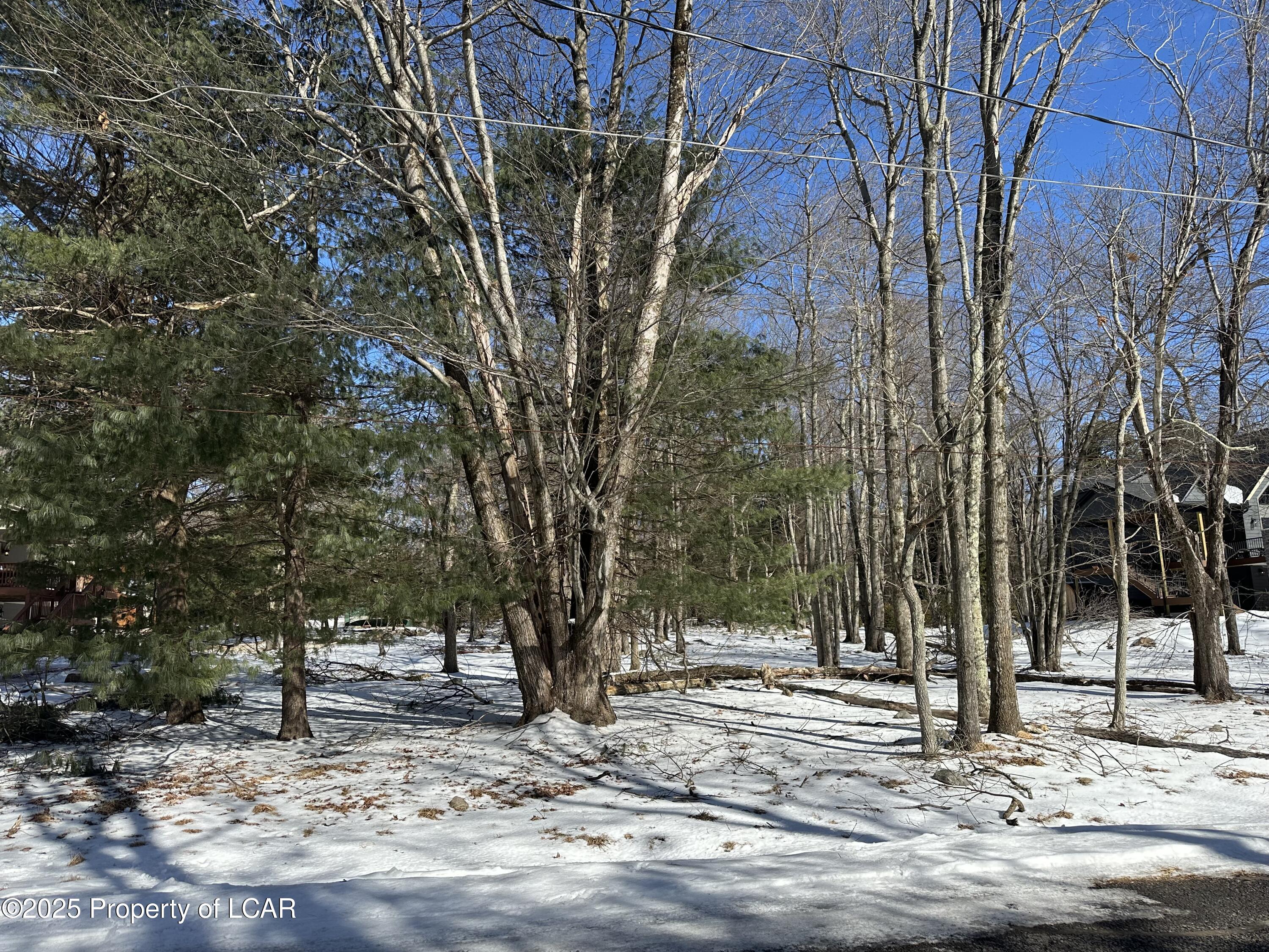Pineknoll Drive, Lake Harmony, Pennsylvania image 4