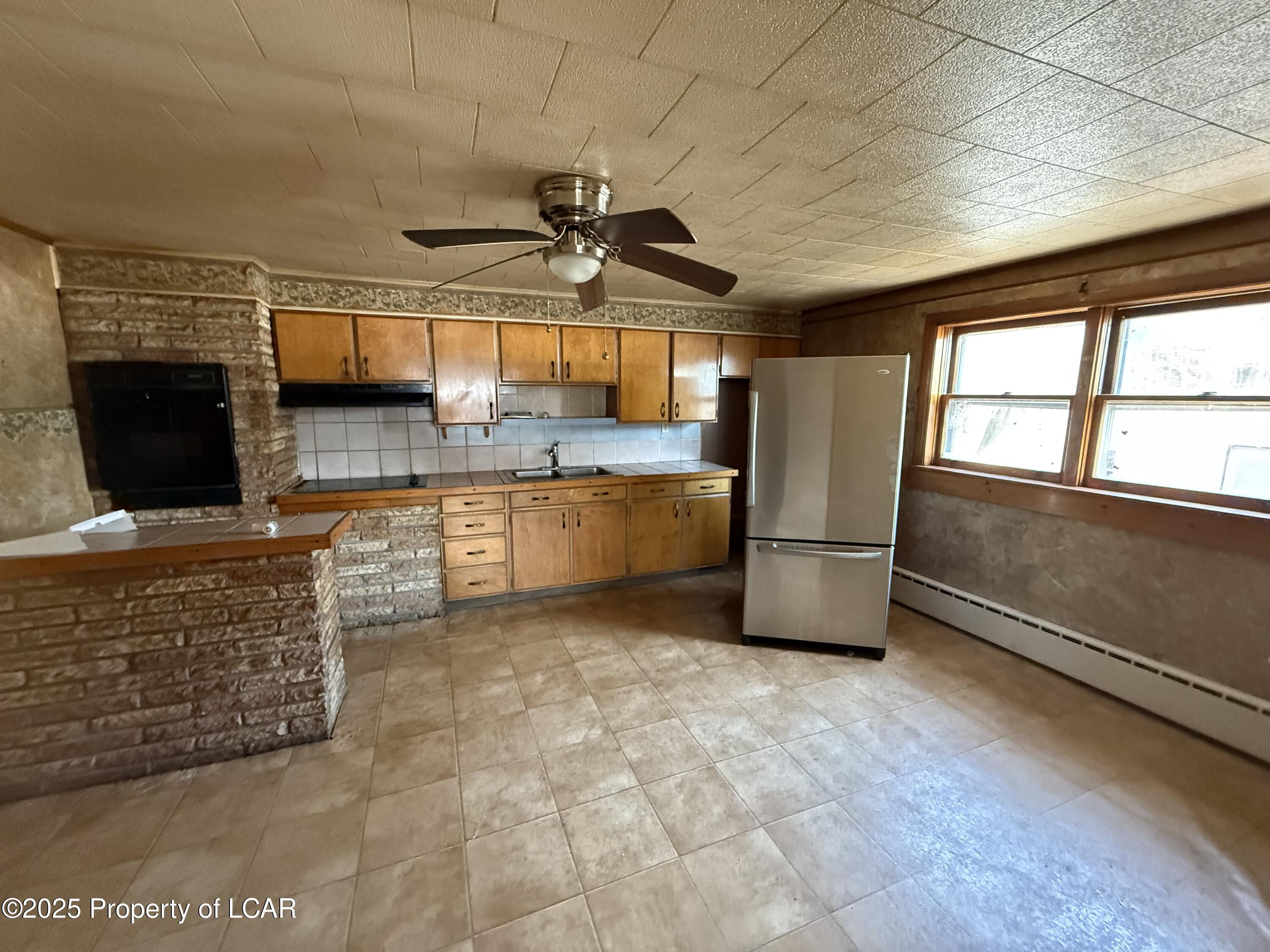 929 S Winters Avenue, Hazle Twp, Idaho image 3
