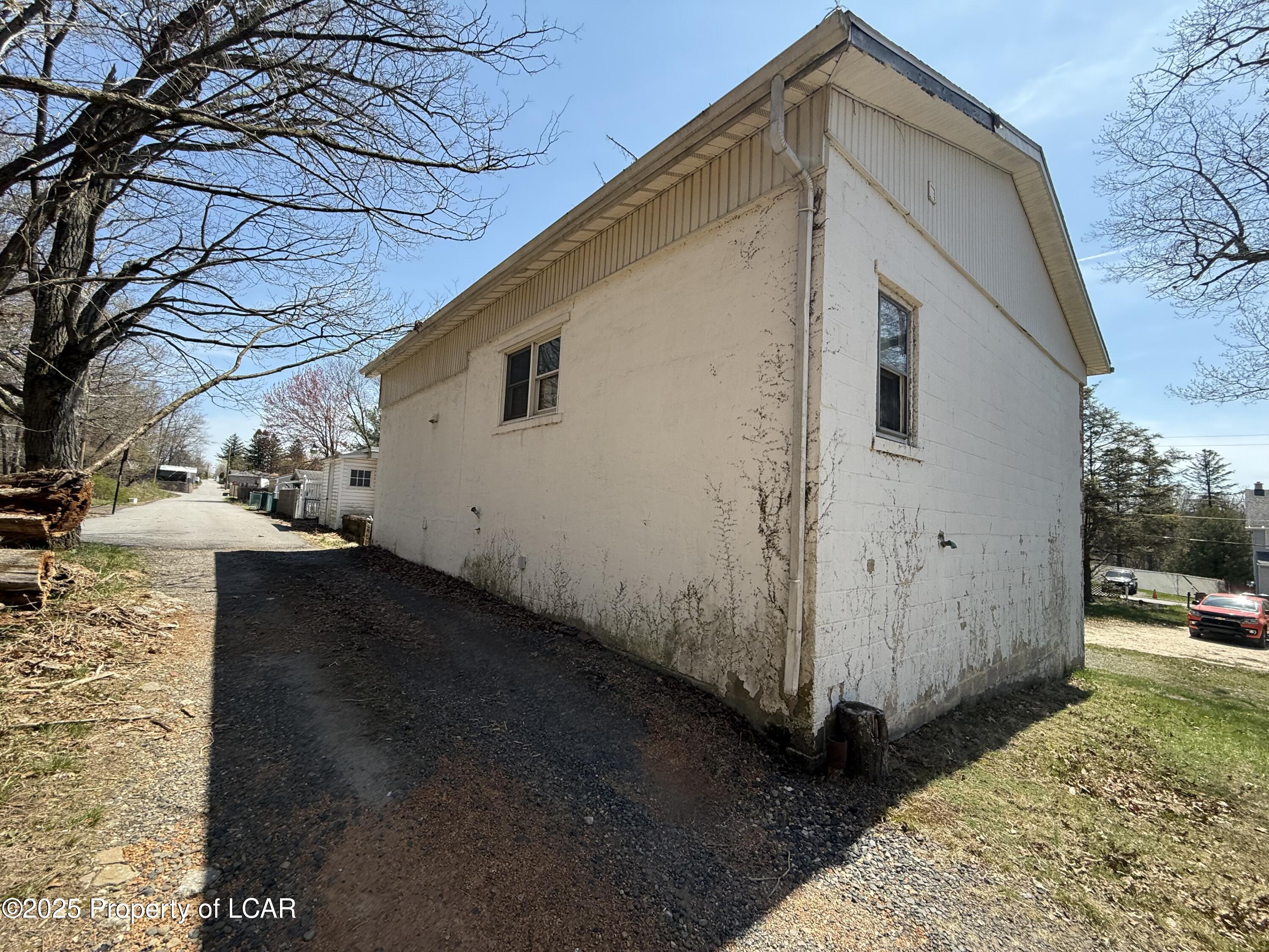 929 S Winters Avenue, Hazle Twp, Idaho image 8