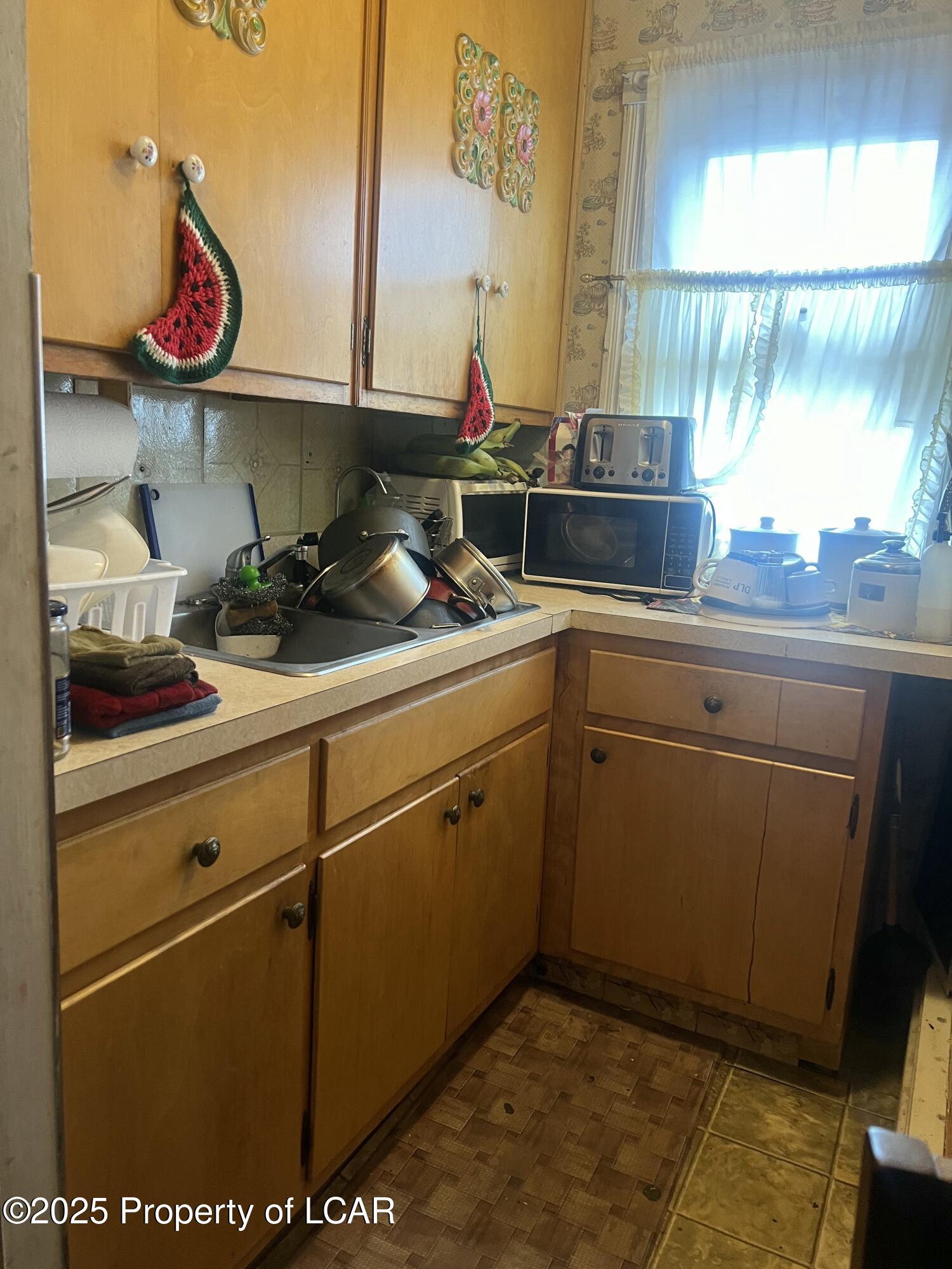 625 Vine Street, Freeland, Pennsylvania image 4